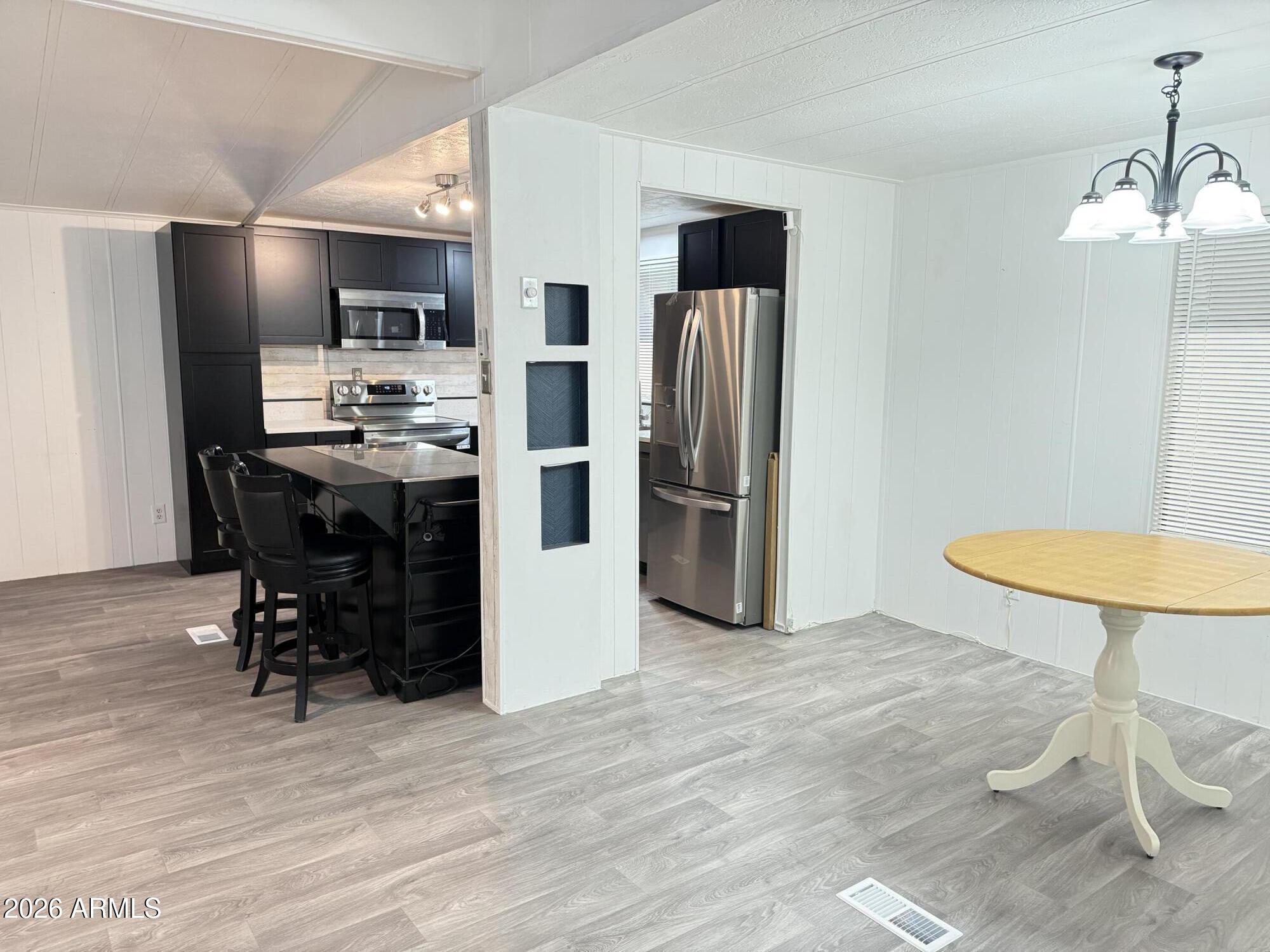 ALMA MEADOWS - Residential