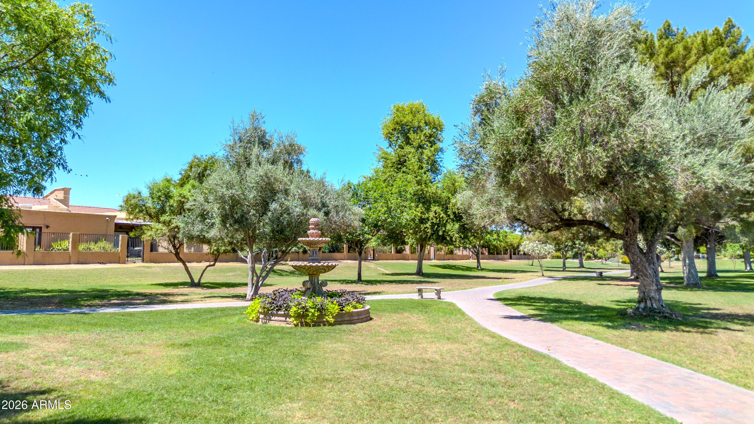 HACIENDA DEL REY - Residential