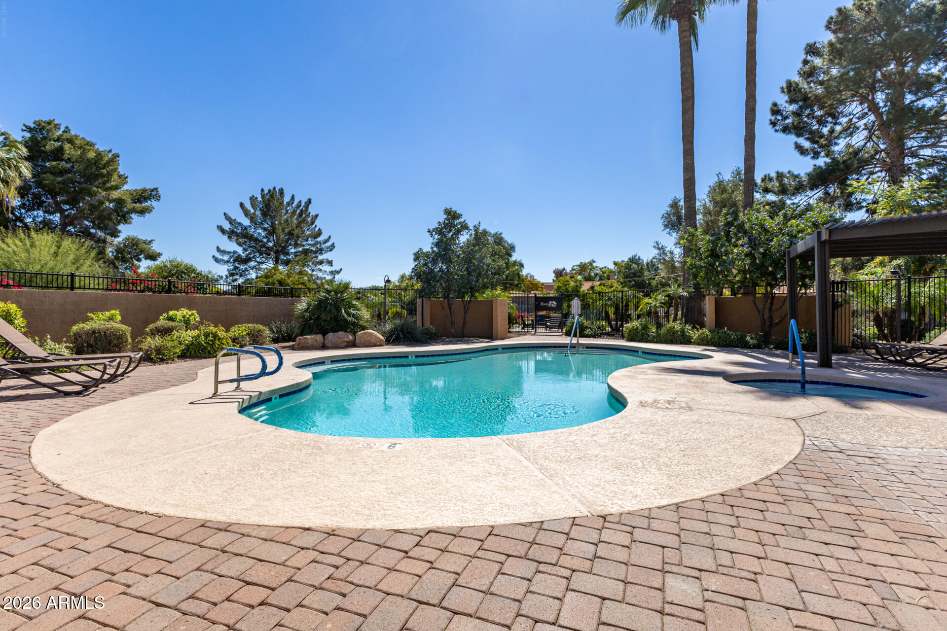 HACIENDA DEL REY - Residential