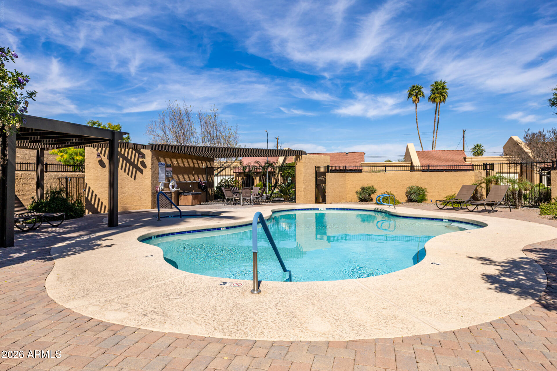 HACIENDA DEL REY - Residential