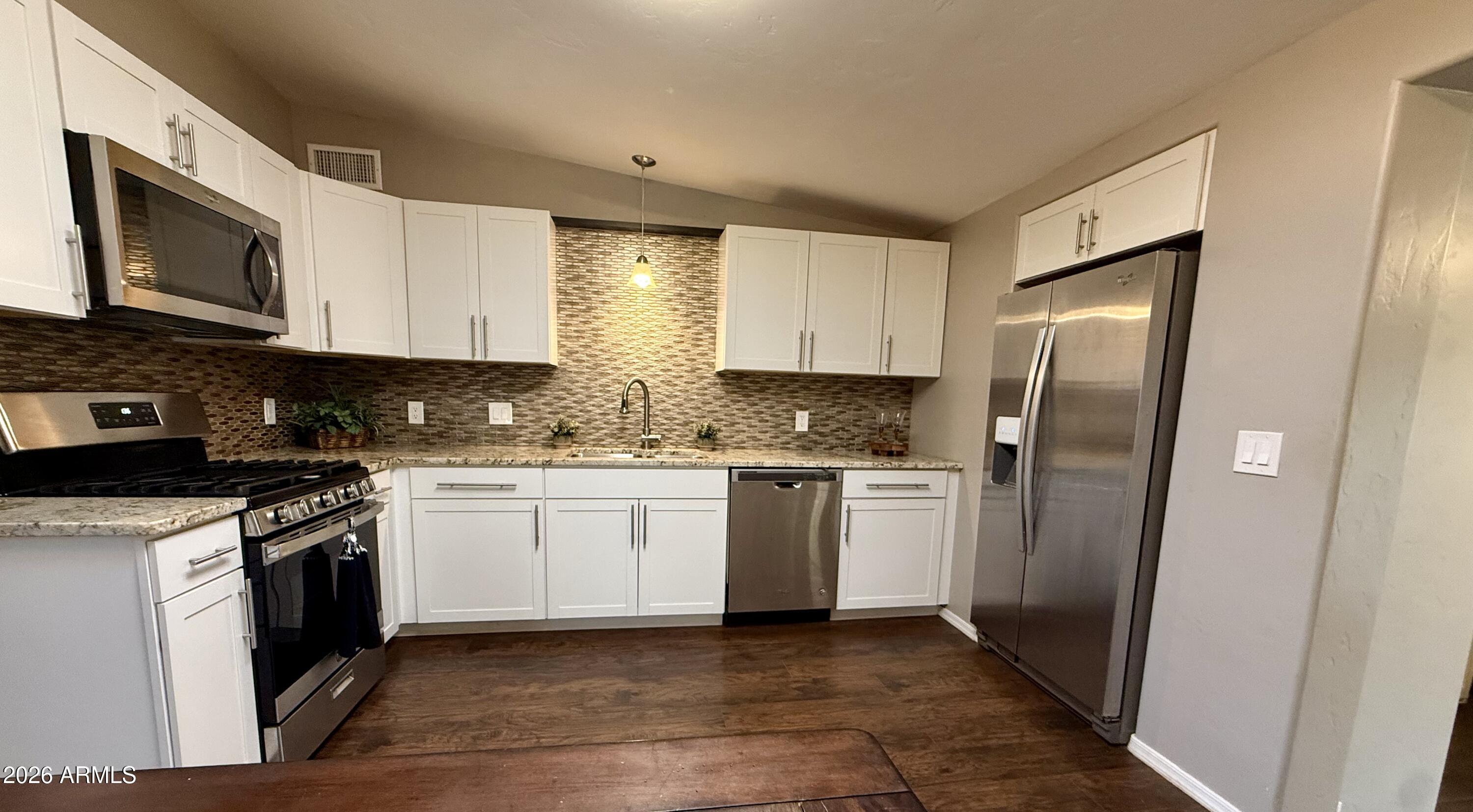 GARDEN CANYON - Residential