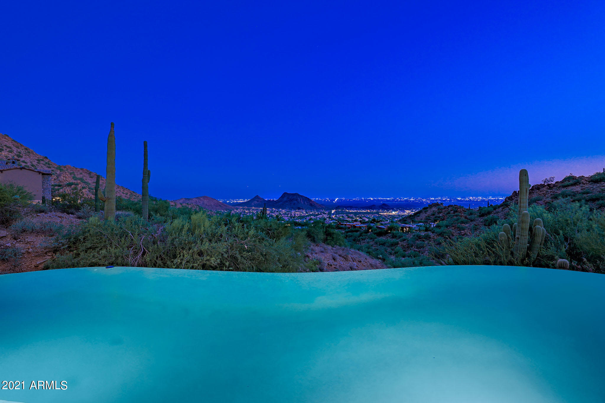 SCOTTSDALE MOUNTAIN - Residential
