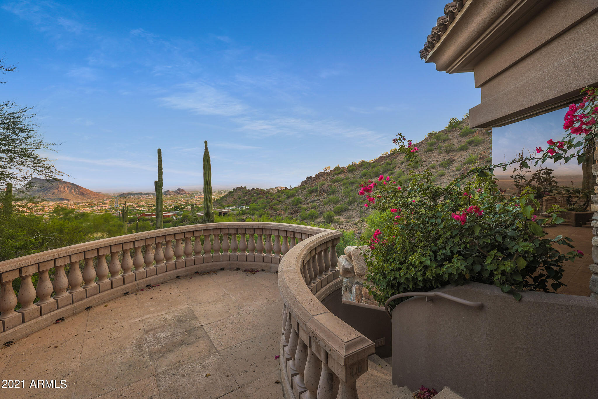 SCOTTSDALE MOUNTAIN - Residential