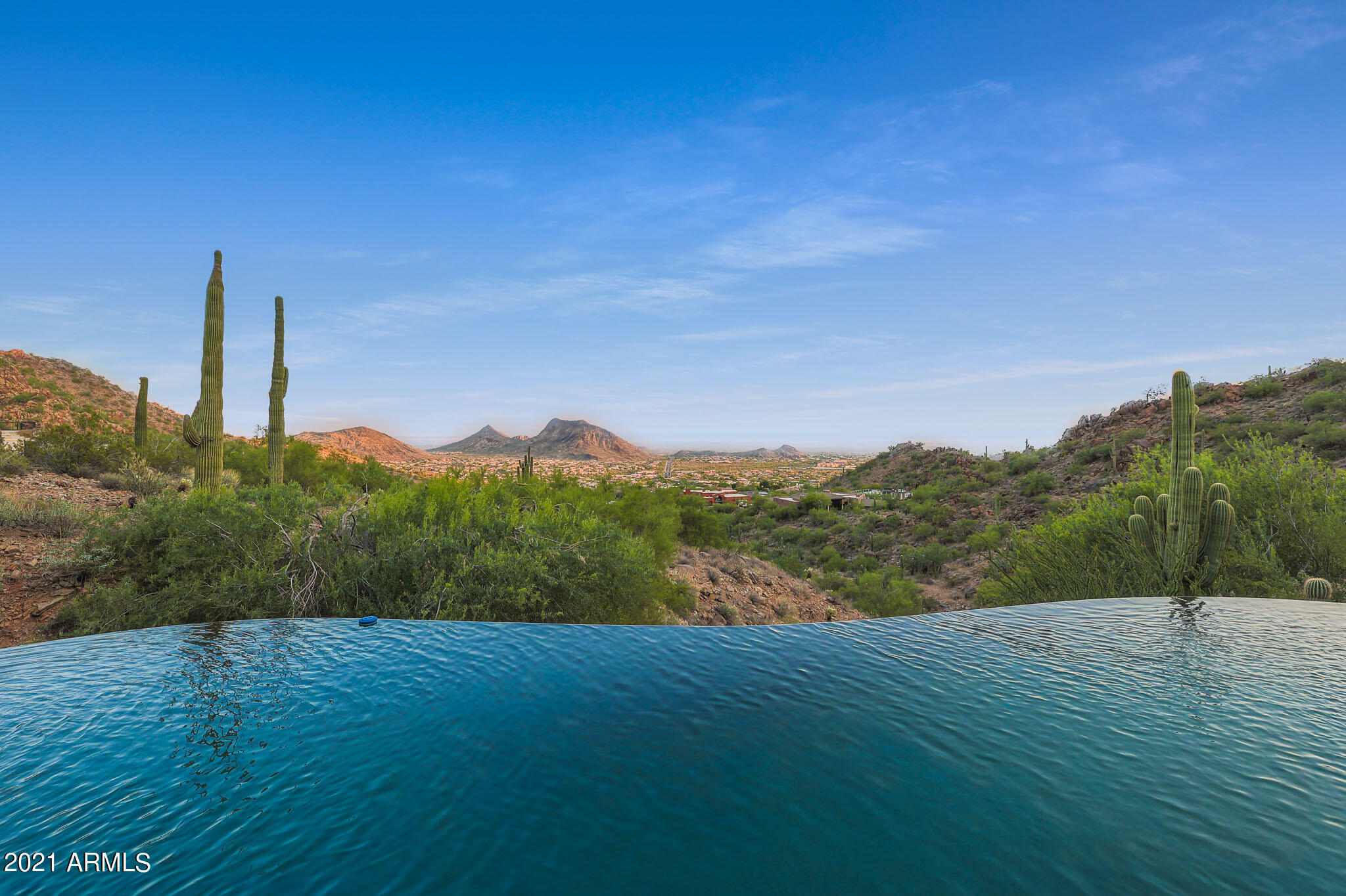 SCOTTSDALE MOUNTAIN - Residential
