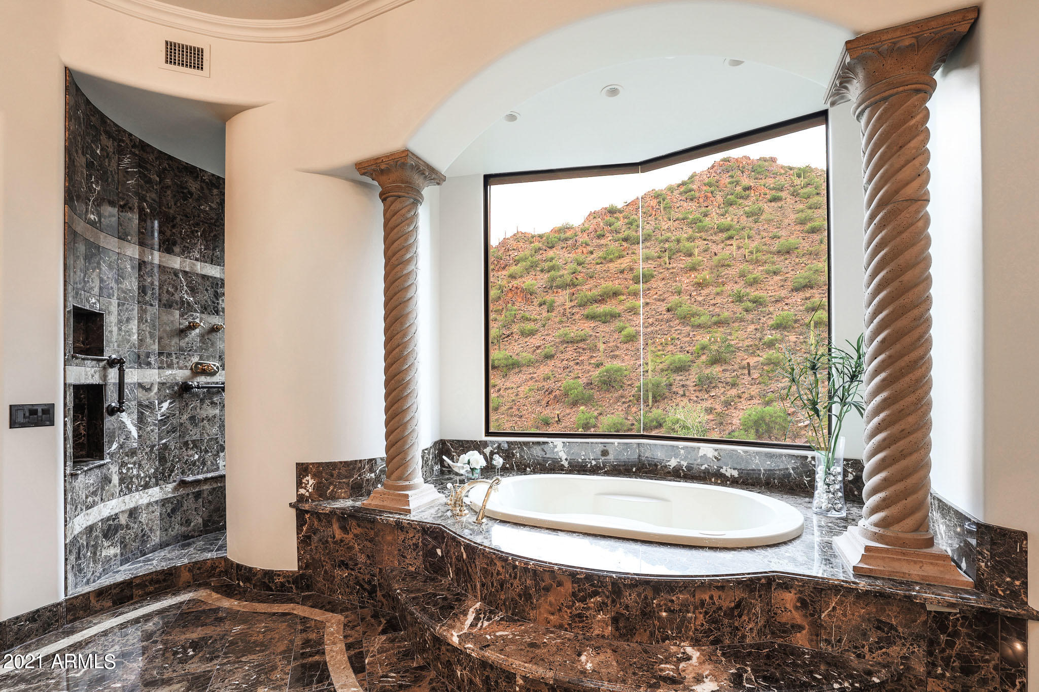 SCOTTSDALE MOUNTAIN - Residential