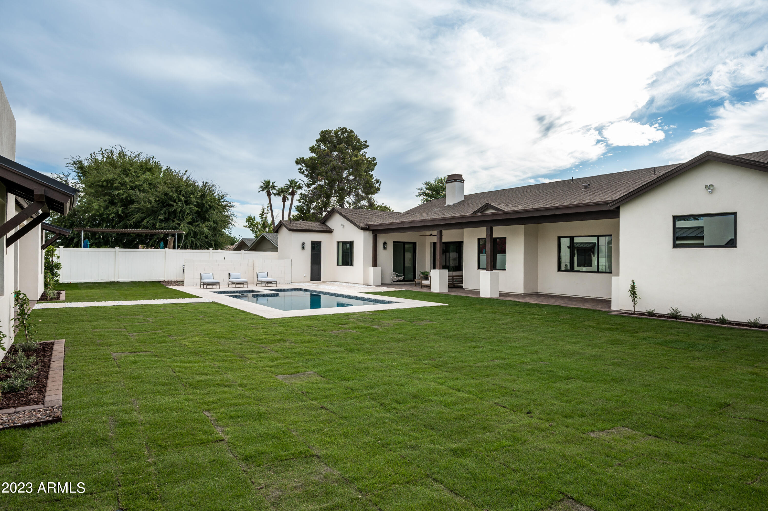 AMBASSADOR MANOR - Residential
