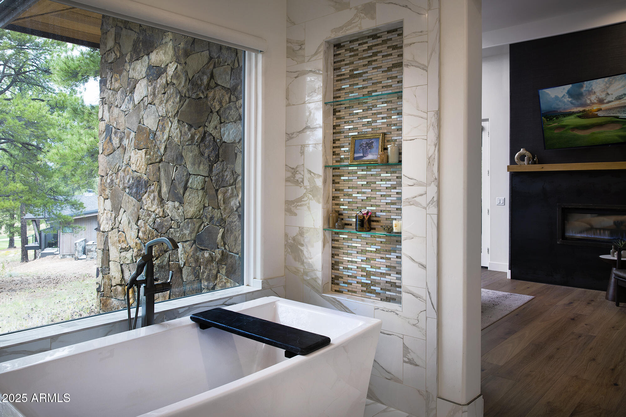 PINE CANYON - Residential