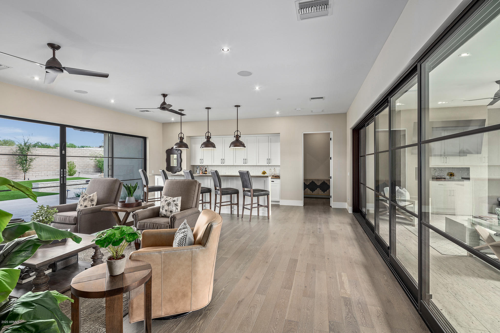 WHITE HORSE - Residential