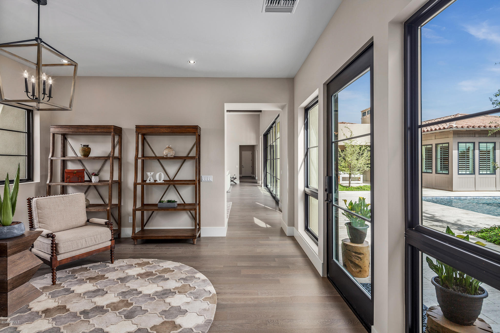 WHITE HORSE - Residential