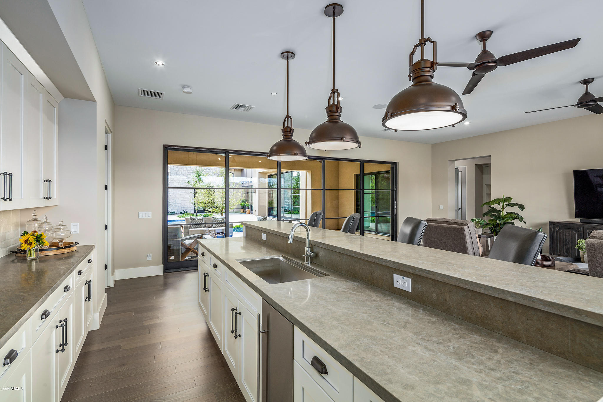 WHITE HORSE - Residential