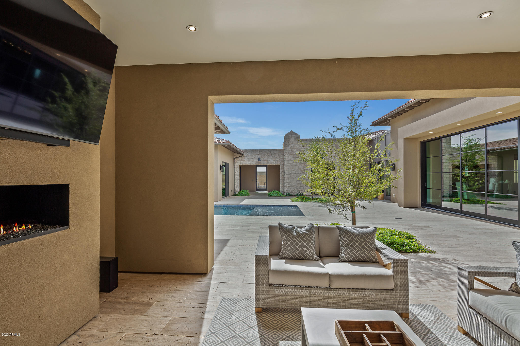 WHITE HORSE - Residential