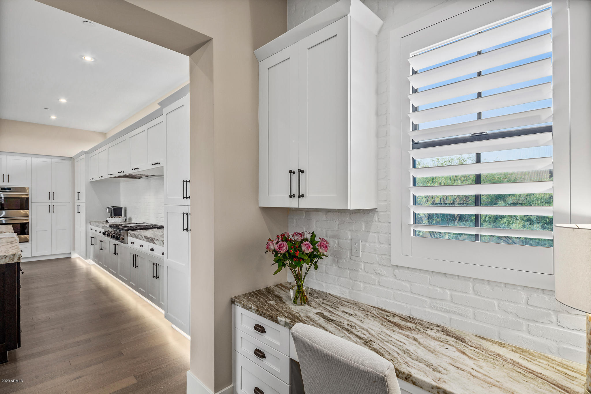 WHITE HORSE - Residential
