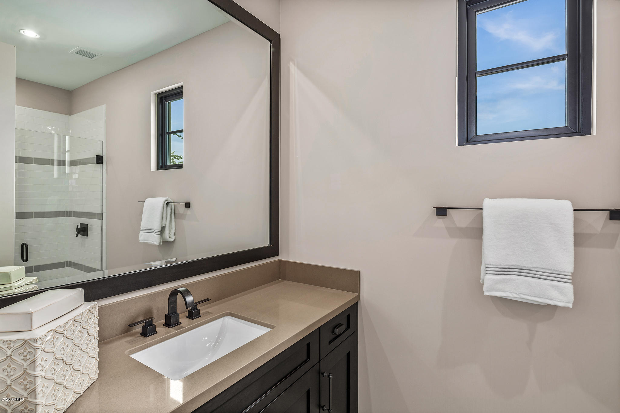 WHITE HORSE - Residential