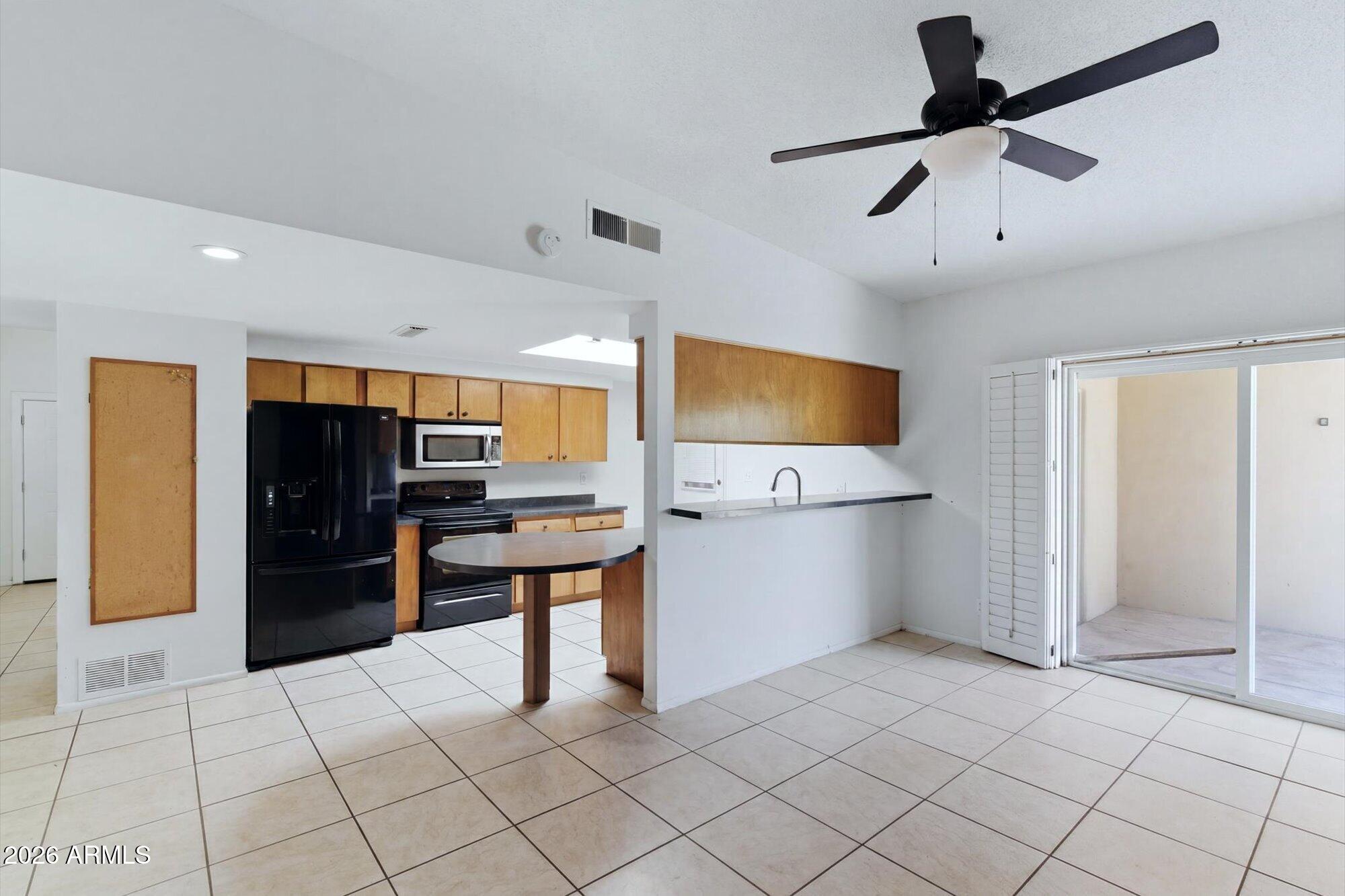 SUNDOWN RANCHOS - Residential
