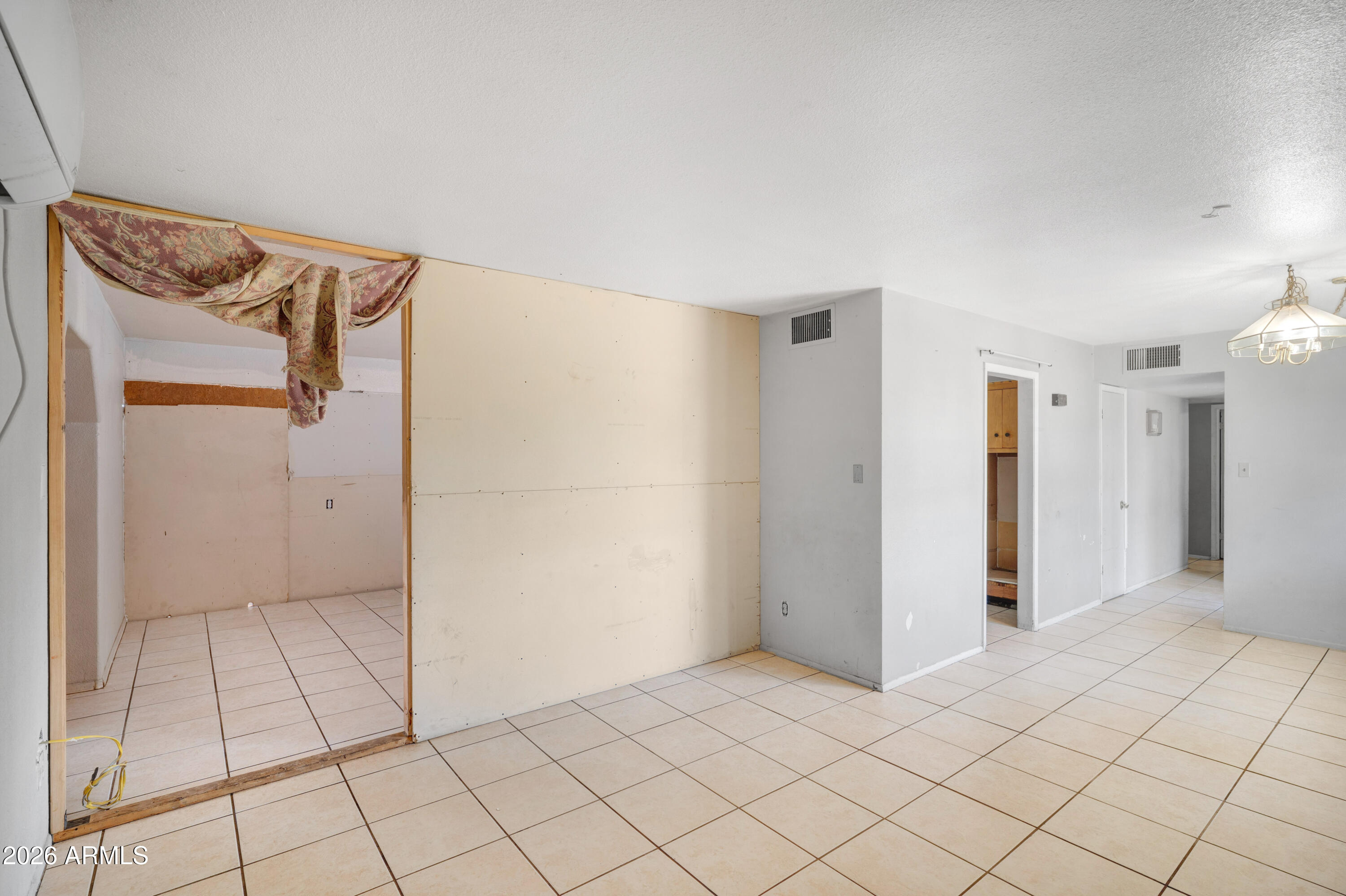MARYVALE TERRACE 18 LTS 5712-5807#6052-6089 - Residential