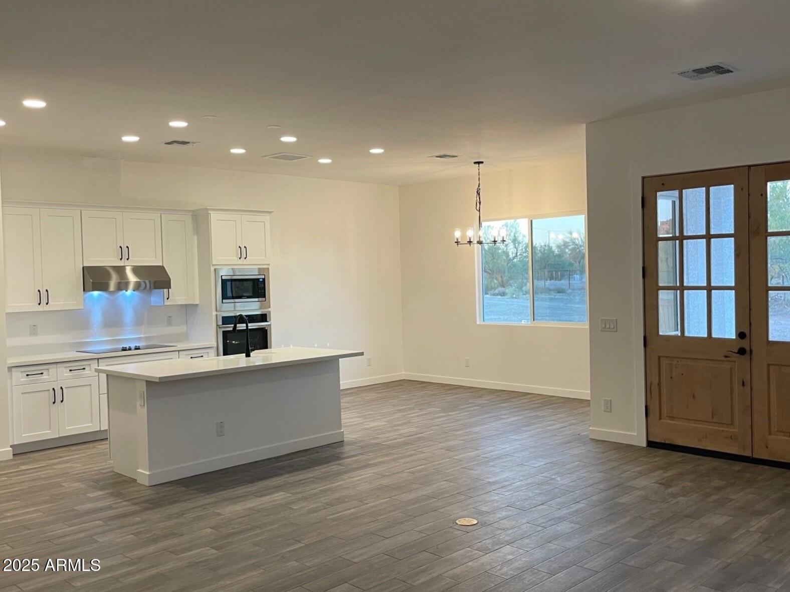 EL KYLO RANCHES - Residential