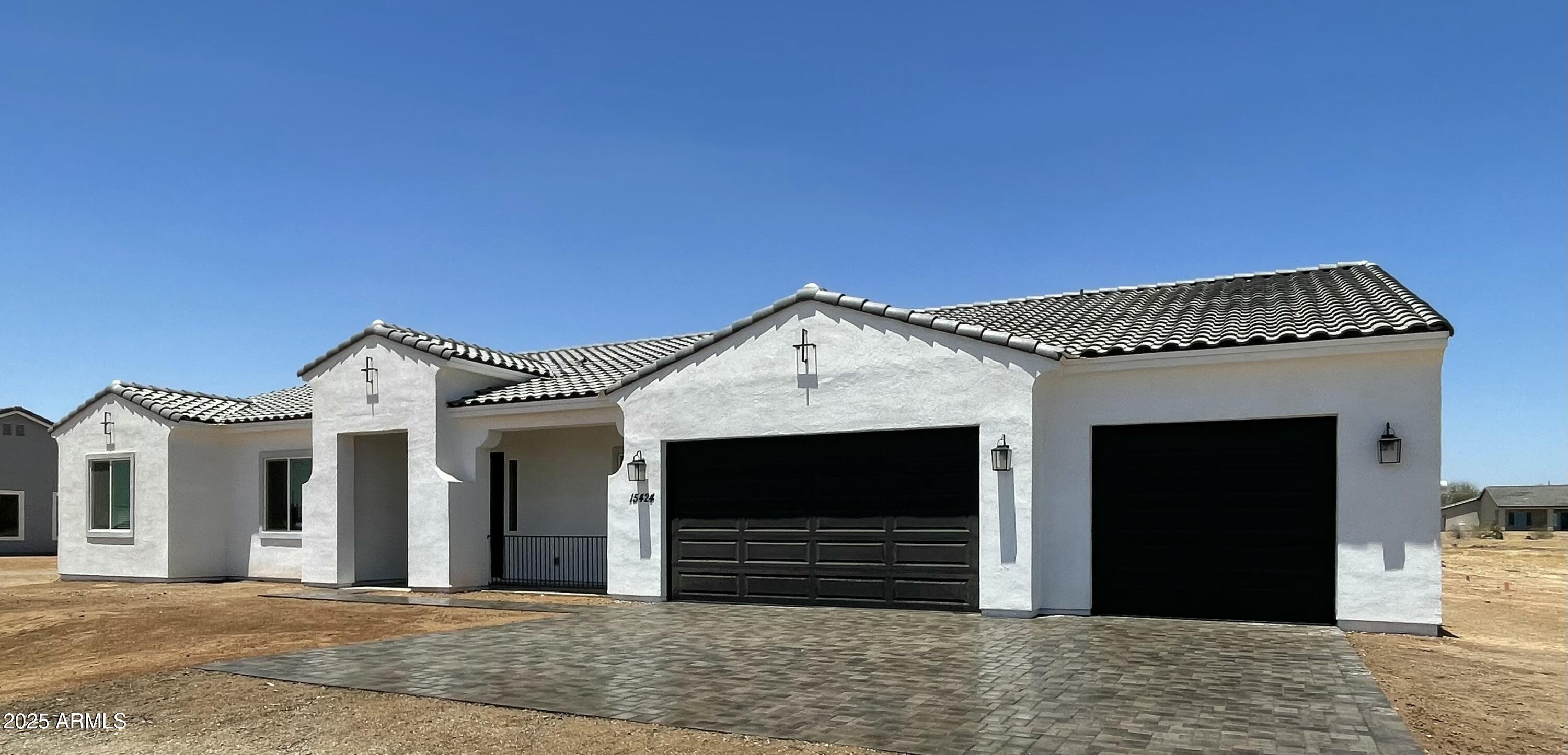 EL KYLO RANCHES - Residential