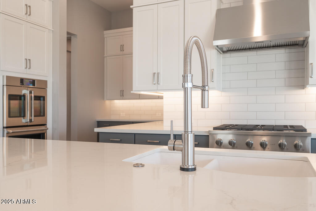 WHISPERING HILLS - Residential