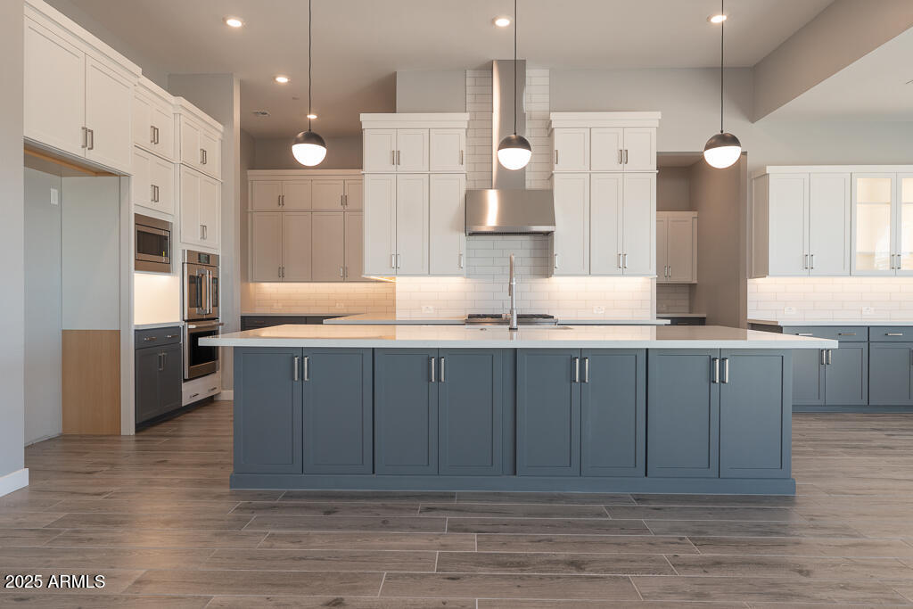 WHISPERING HILLS - Residential