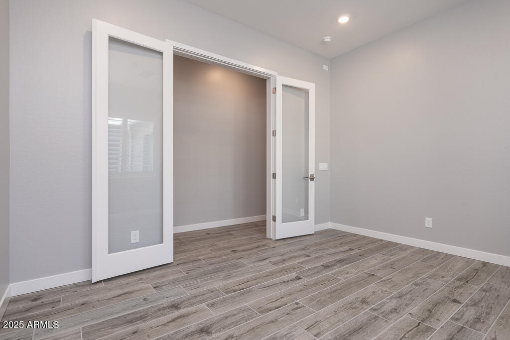 WHISPERING HILLS - Residential