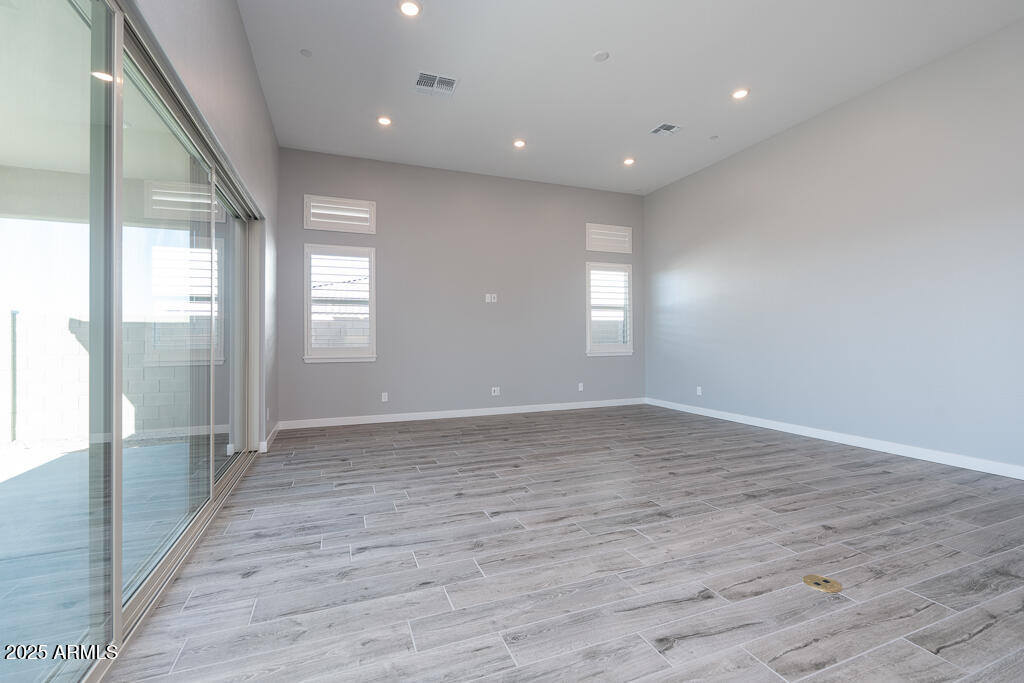 WHISPERING HILLS - Residential