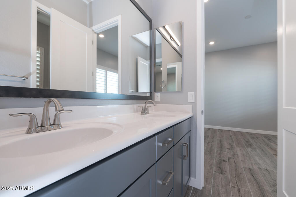 WHISPERING HILLS - Residential