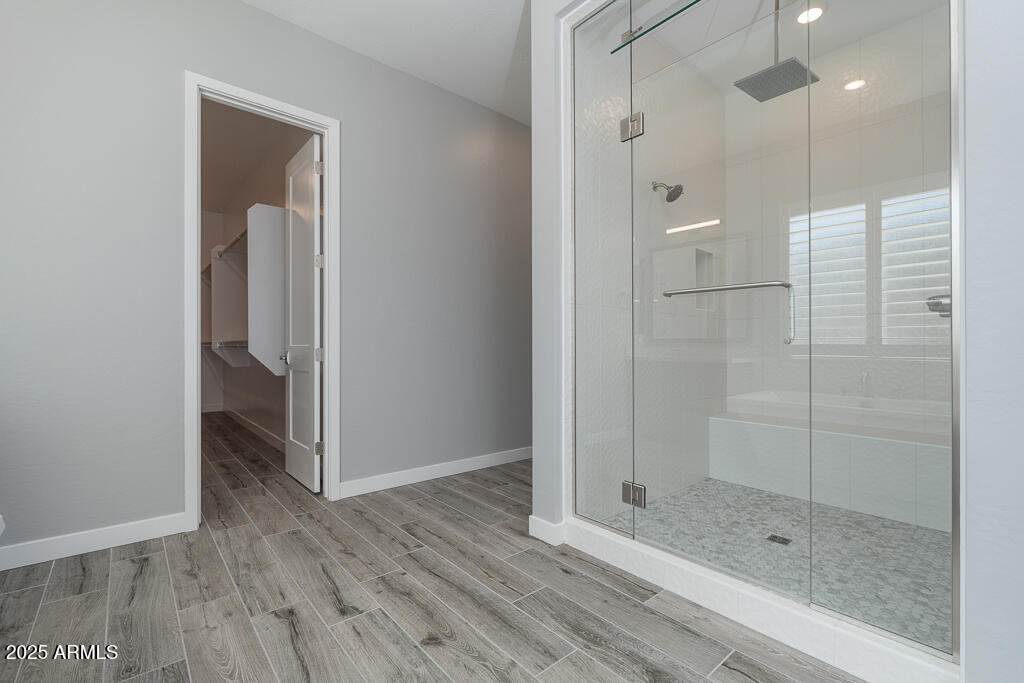 WHISPERING HILLS - Residential