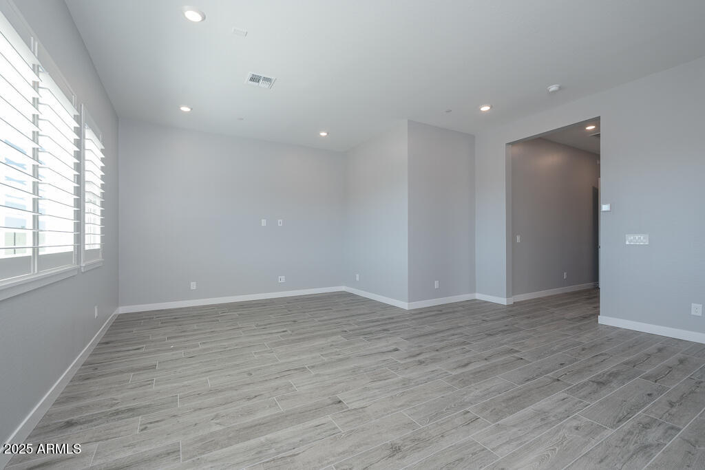 WHISPERING HILLS - Residential