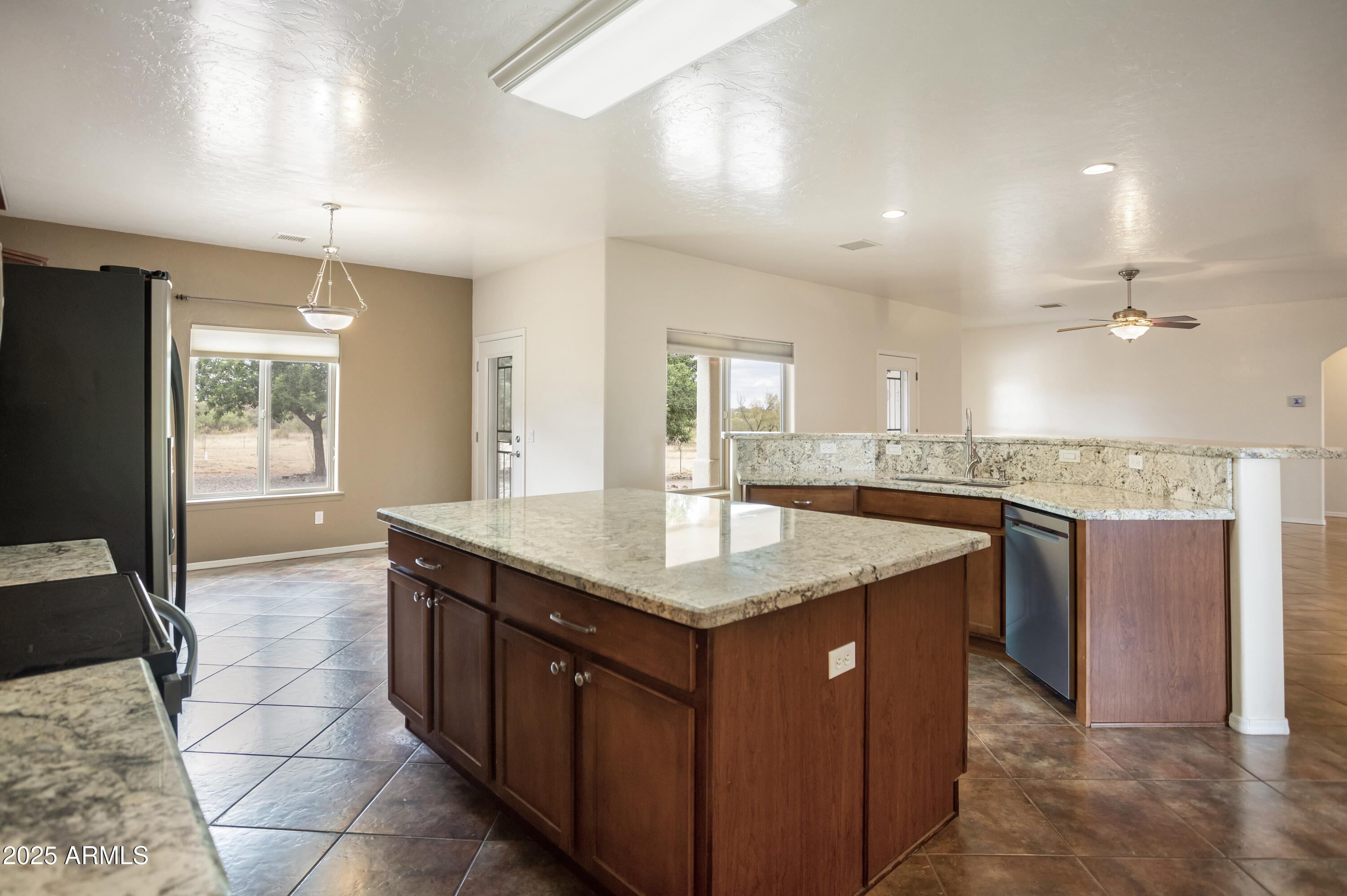LOS RANCHOS - Residential