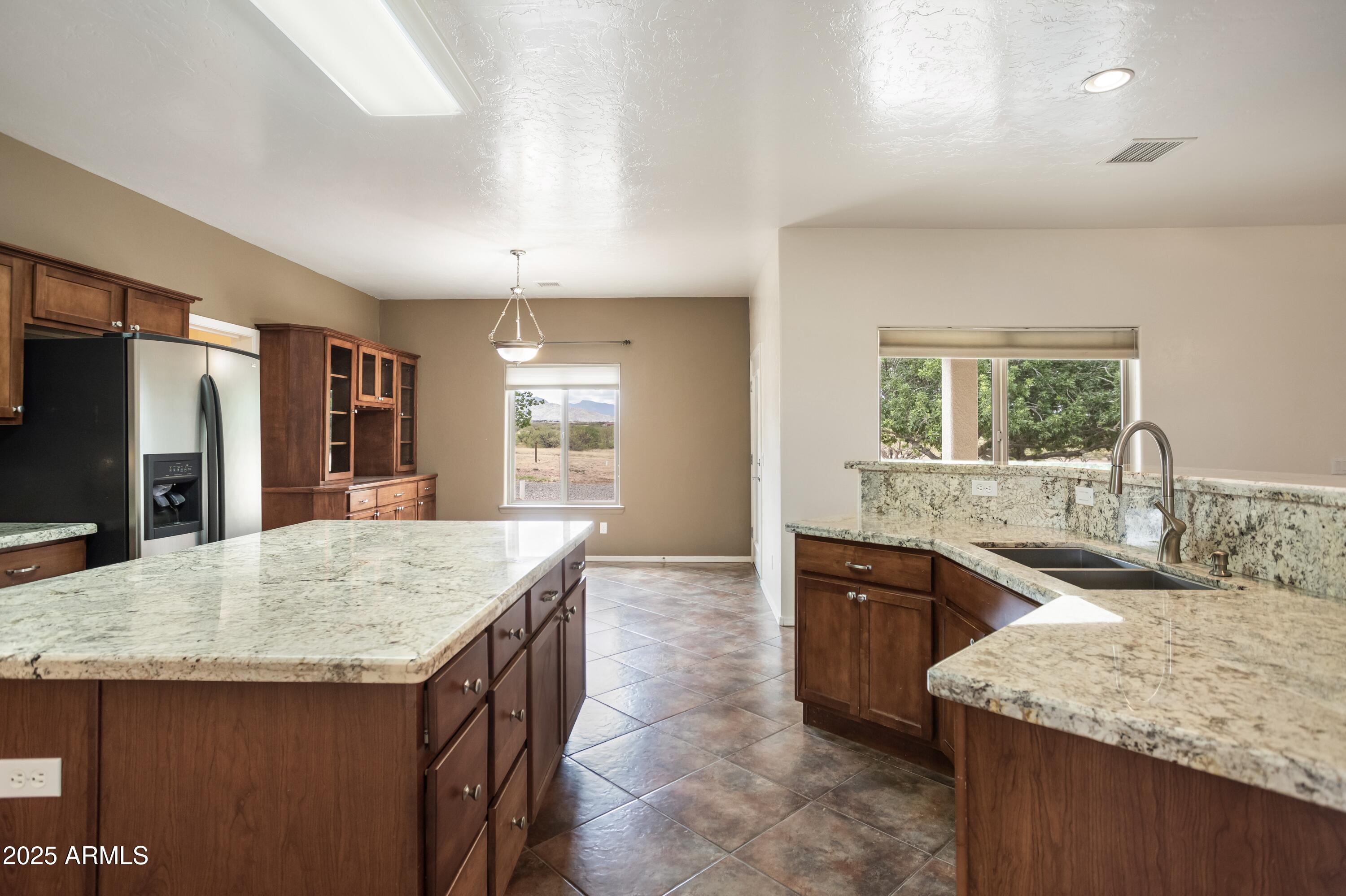 LOS RANCHOS - Residential