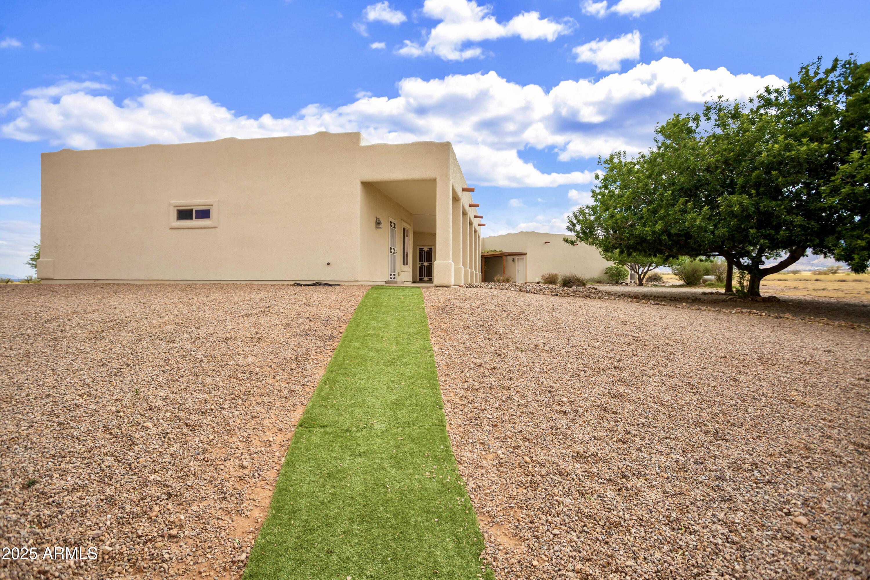 LOS RANCHOS - Residential