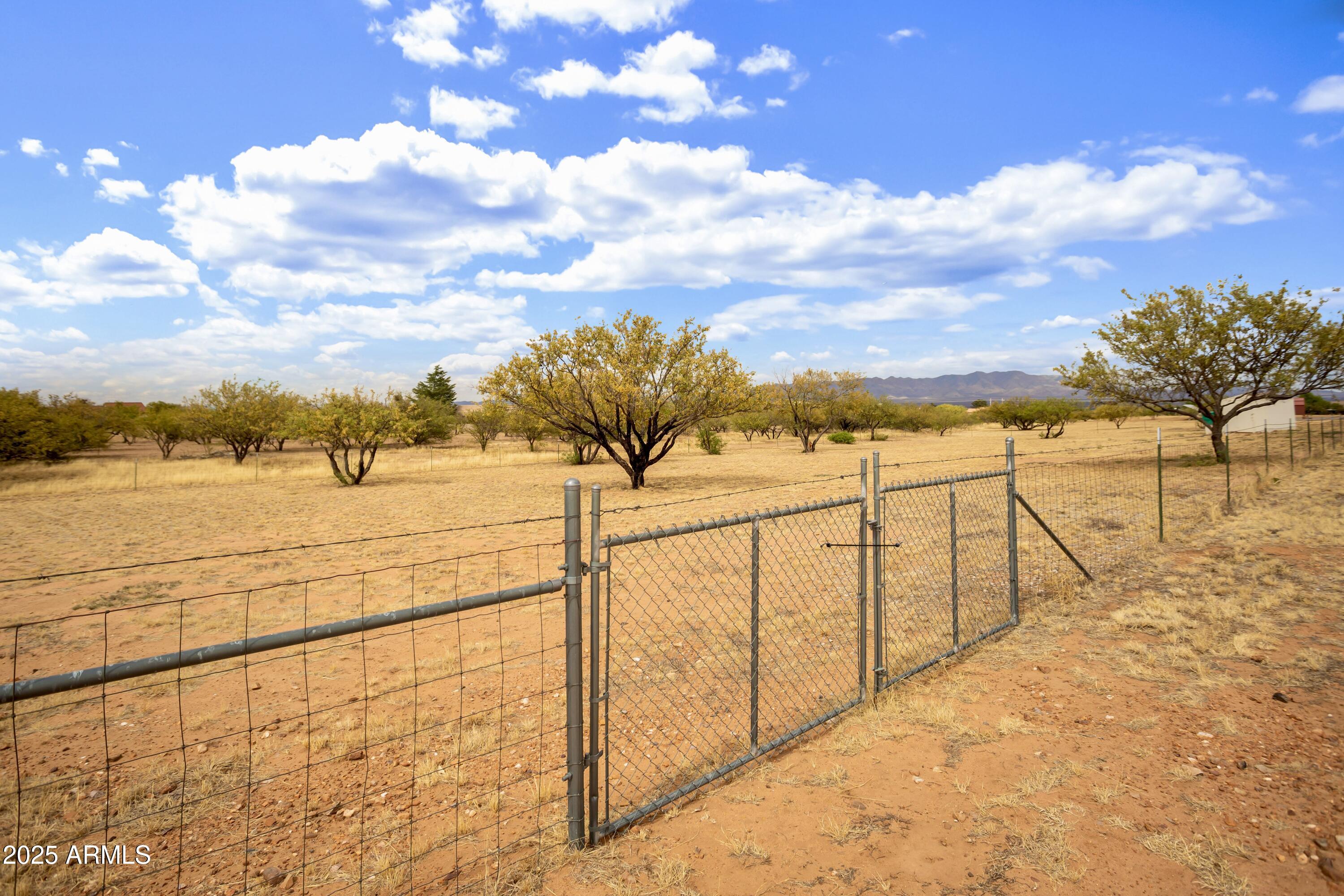 LOS RANCHOS - Residential