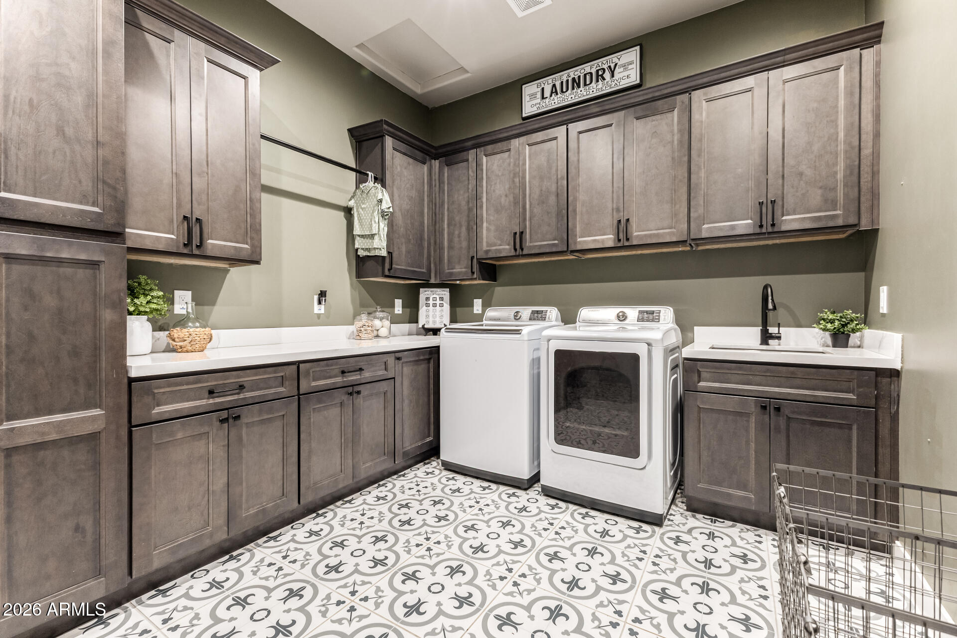 BETTER THAN A MODEL! Very Custom Designer Home on 1 Acre lot, Future set up for RV/Casita! - Residential