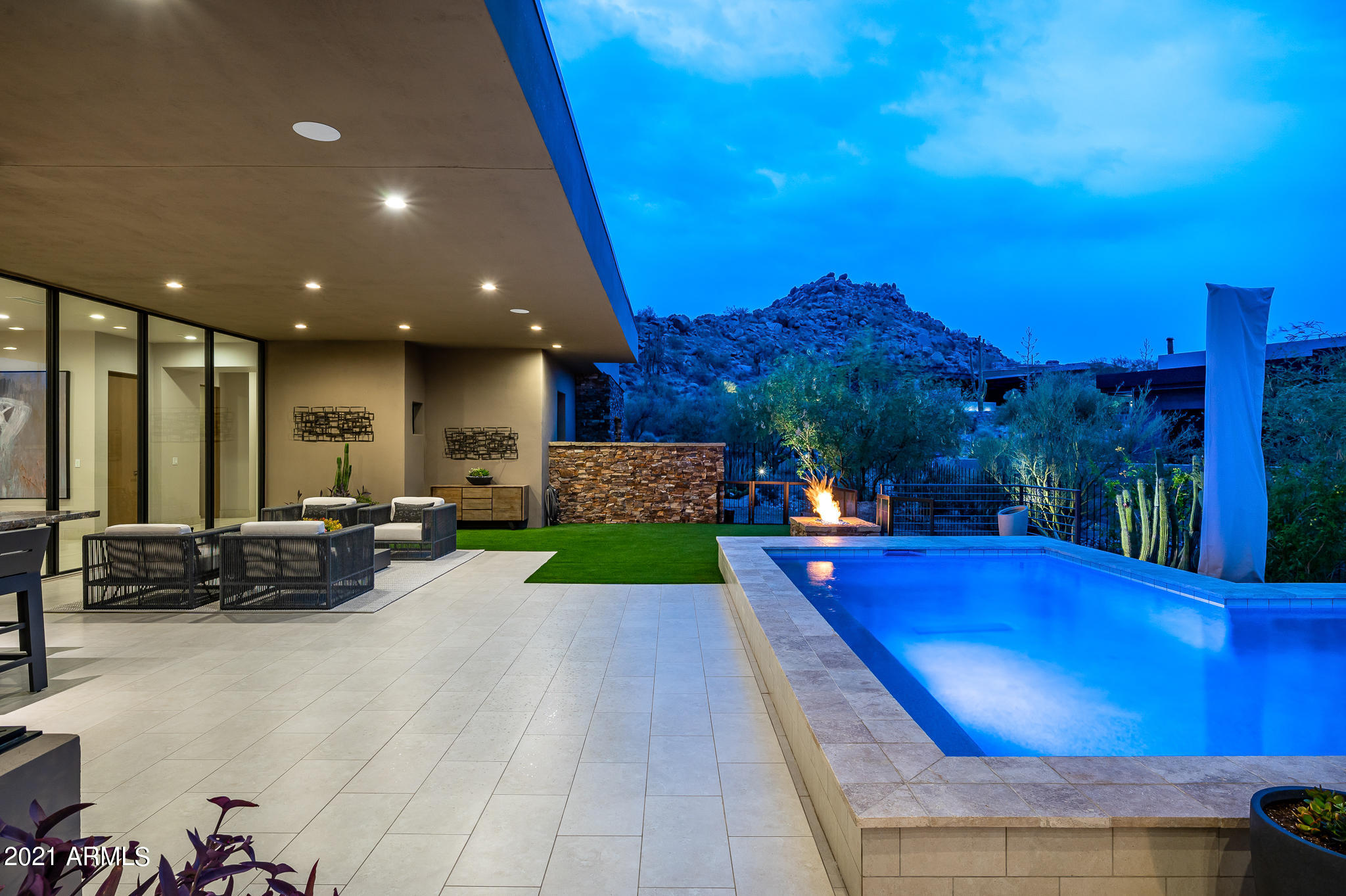 ESTANCIA - Residential