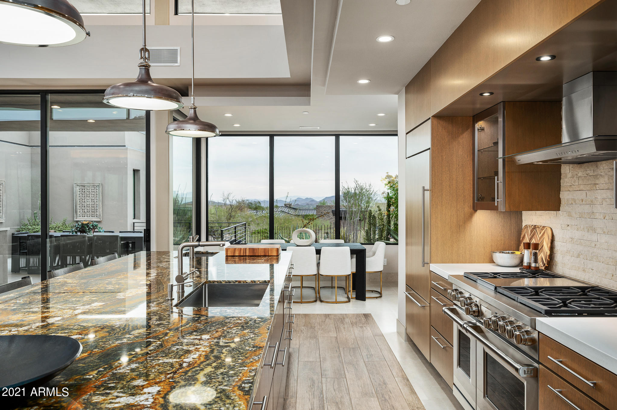 ESTANCIA - Residential
