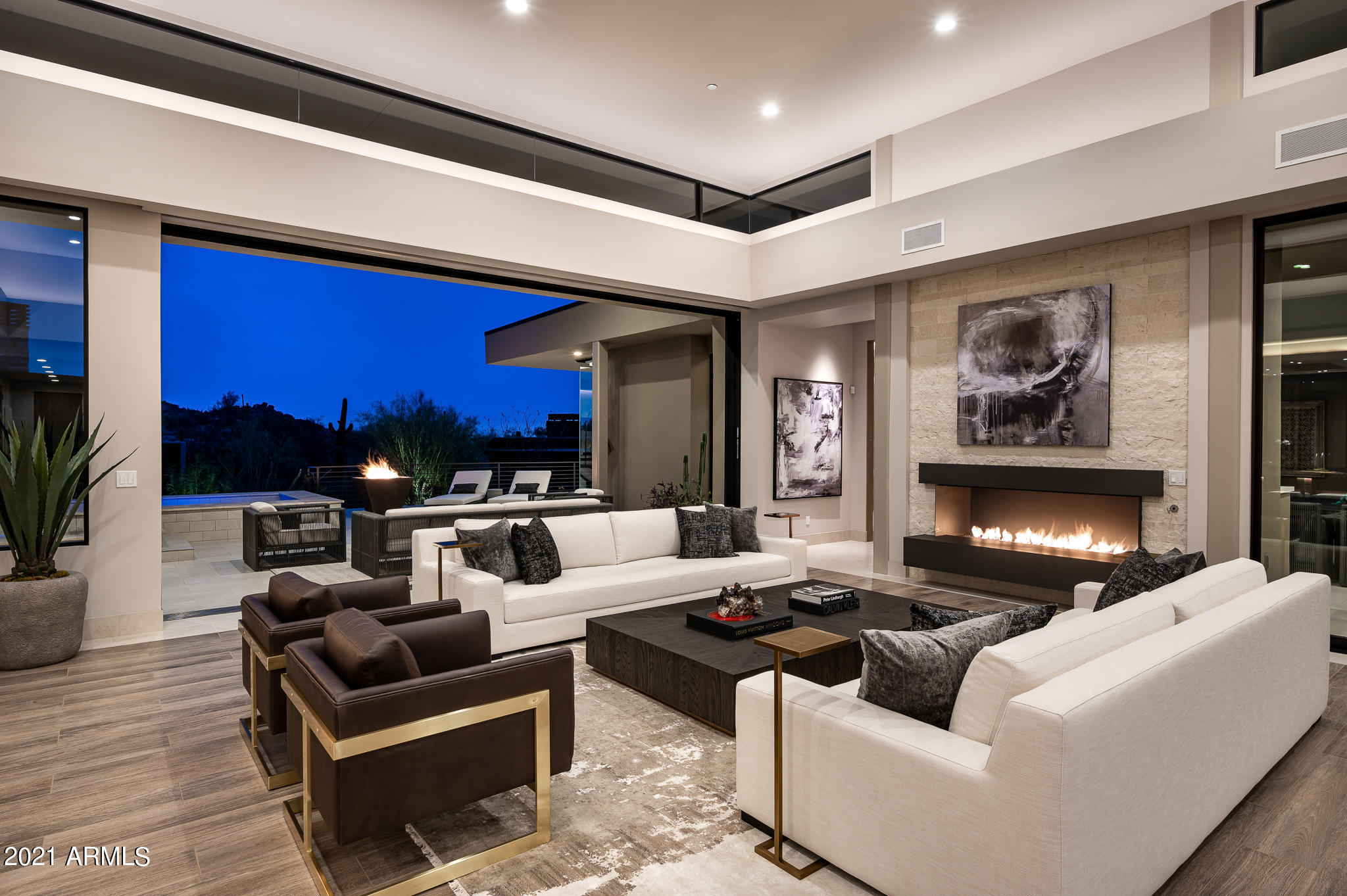 ESTANCIA - Residential