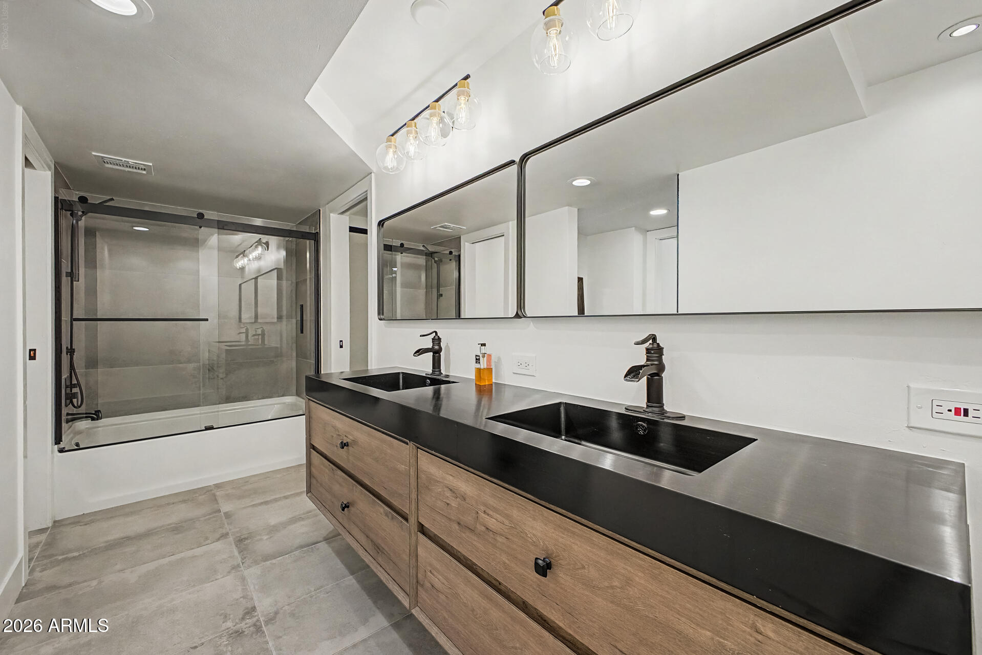 VILLA DEL ORO UNIT 2 - Residential