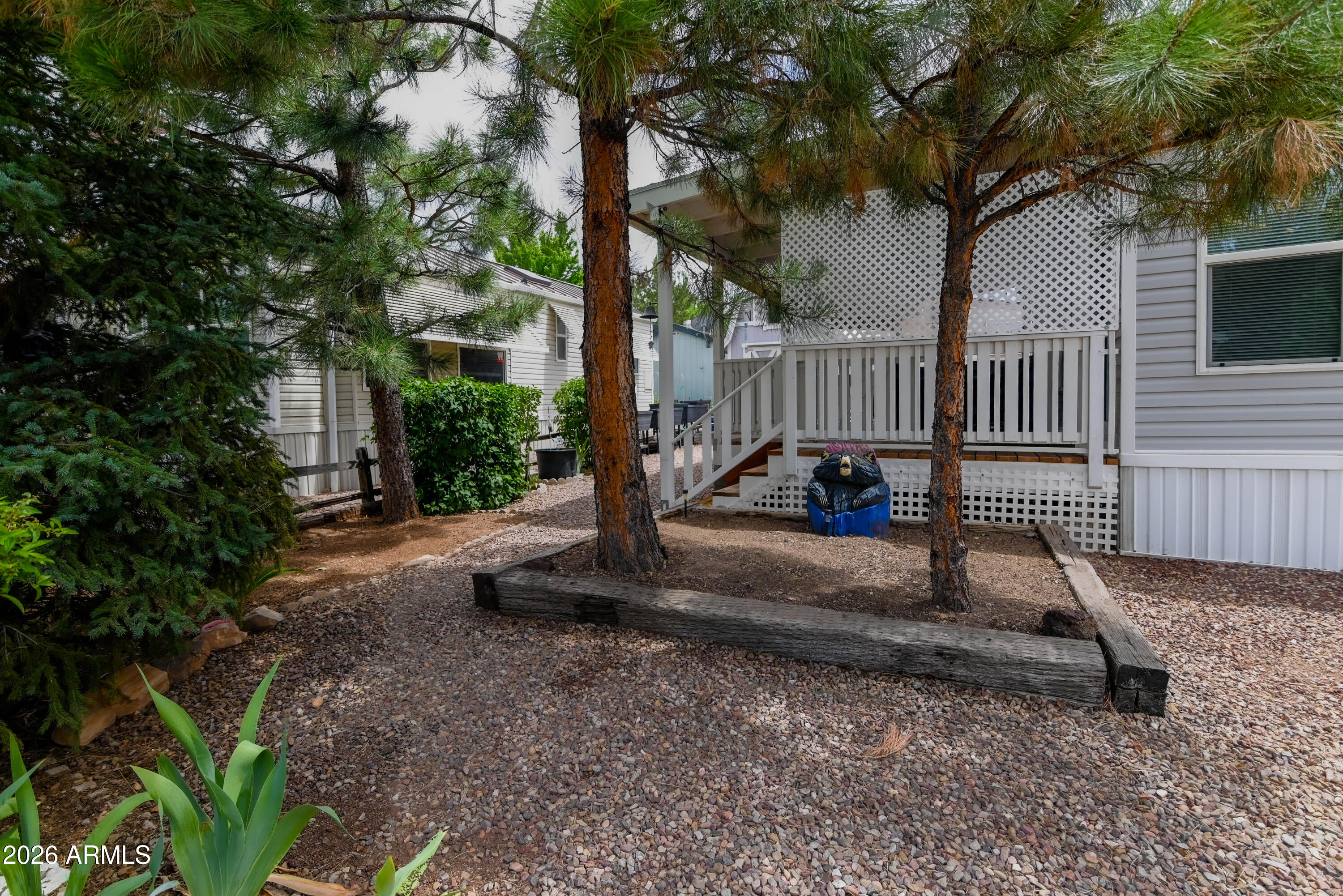 PINECREST LAKE - Residential