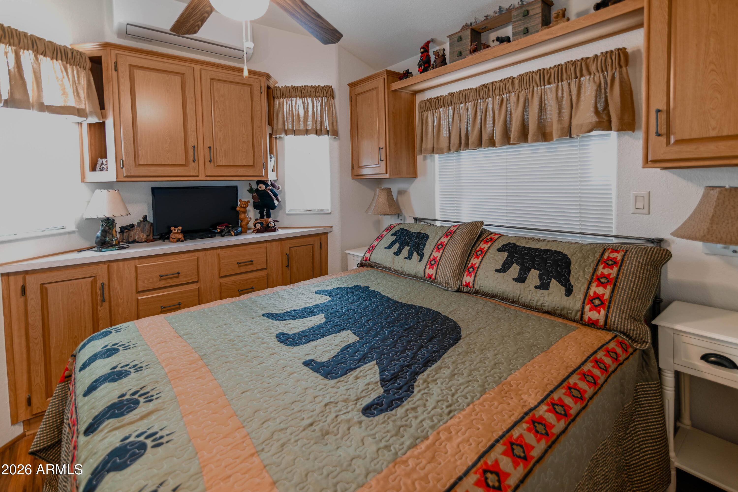 PINECREST LAKE - Residential