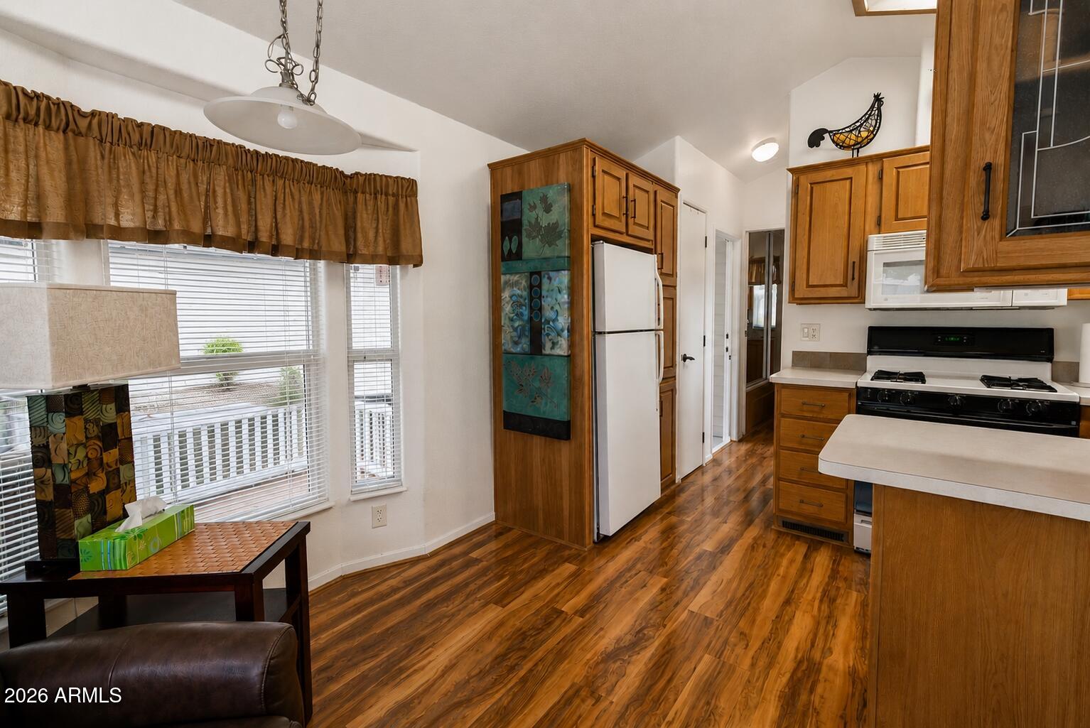 PINECREST LAKE - Residential