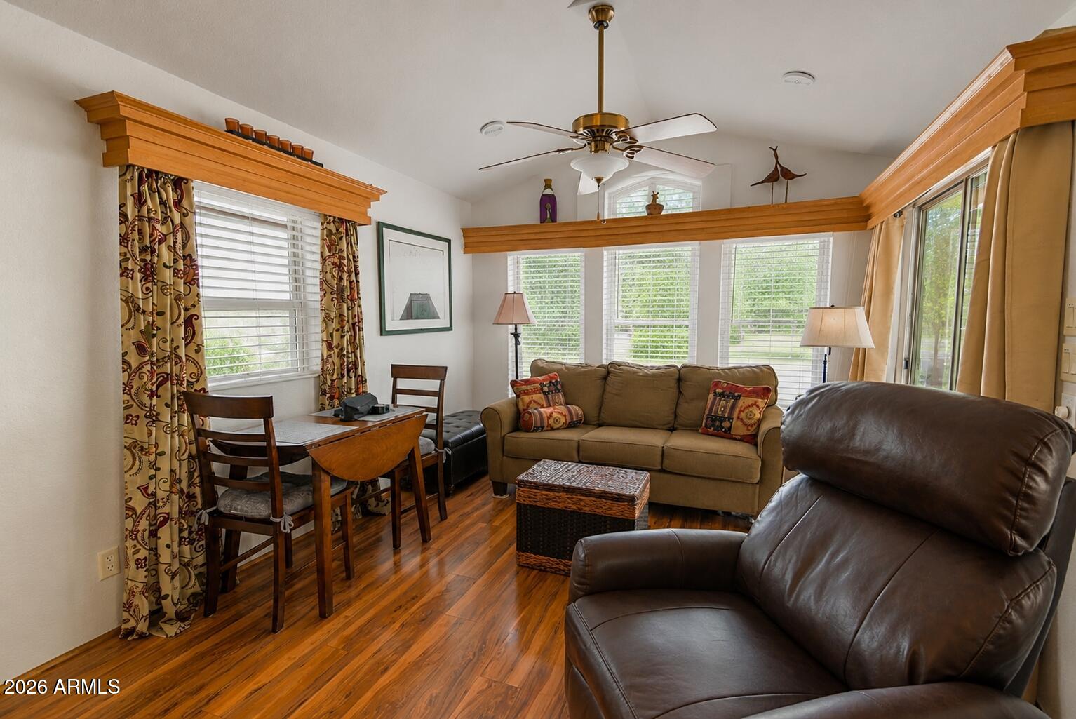 PINECREST LAKE - Residential