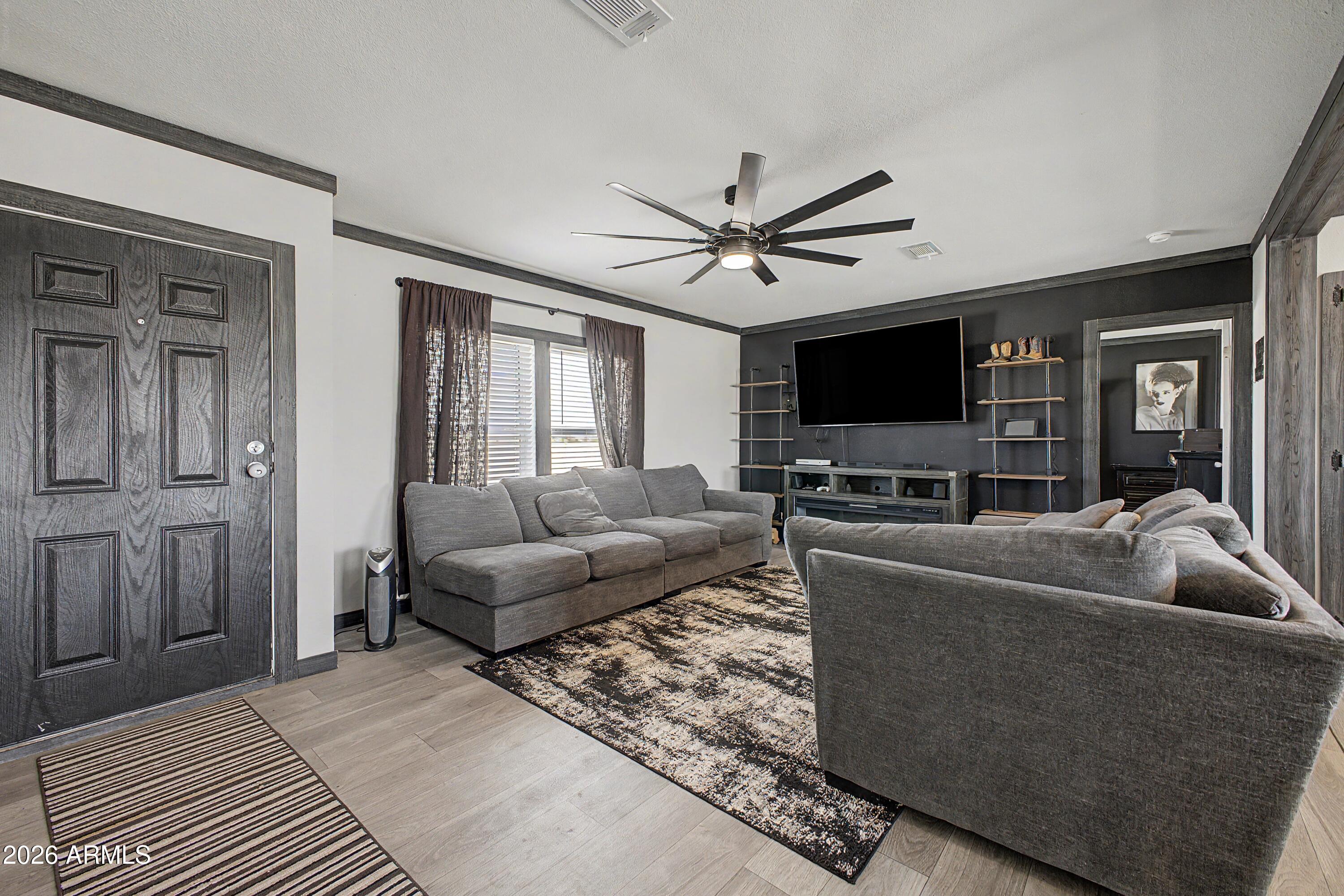 SADDLE VISTA - Residential