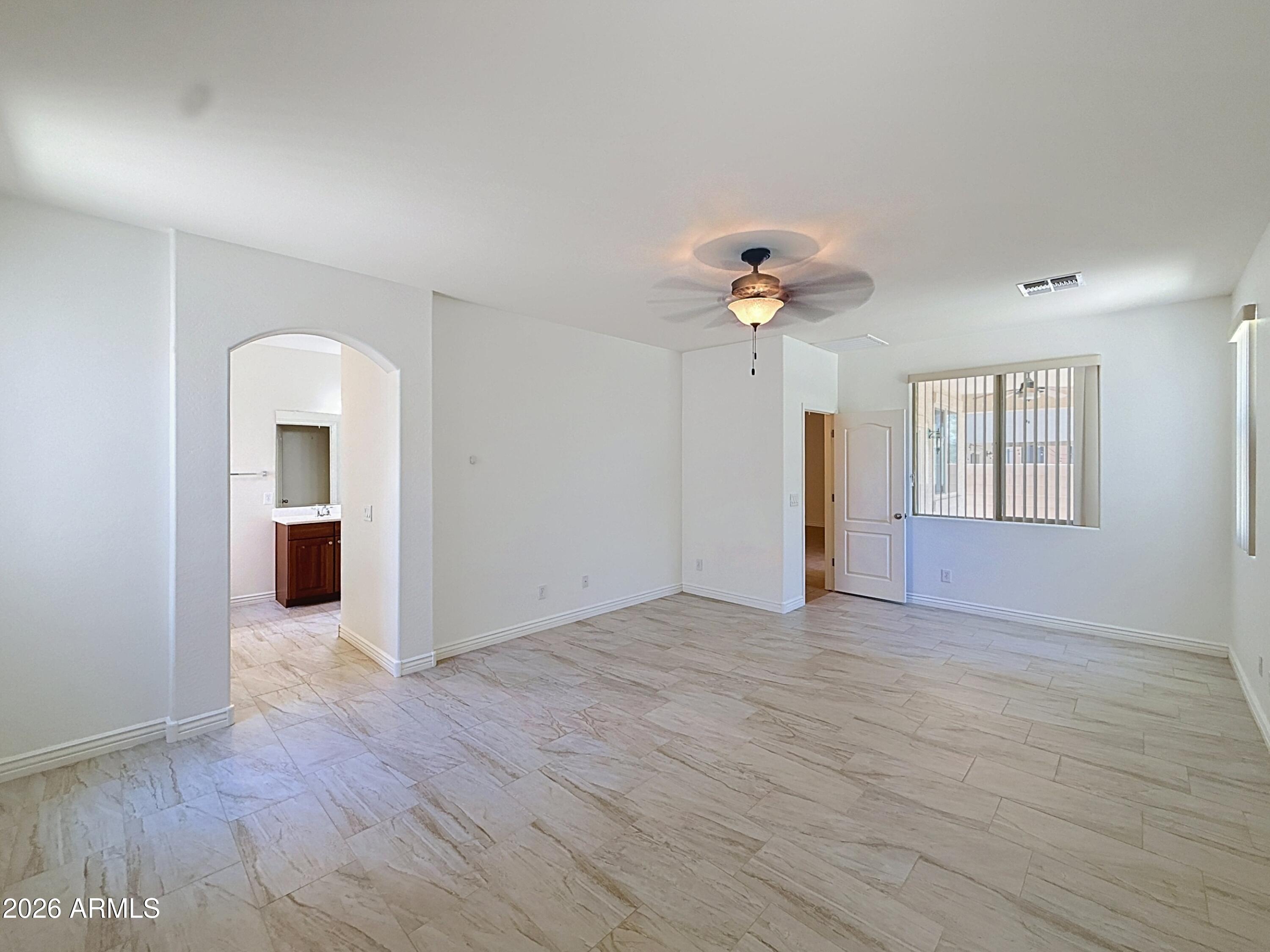 DYNAMITE ESTATES - Residential Lease