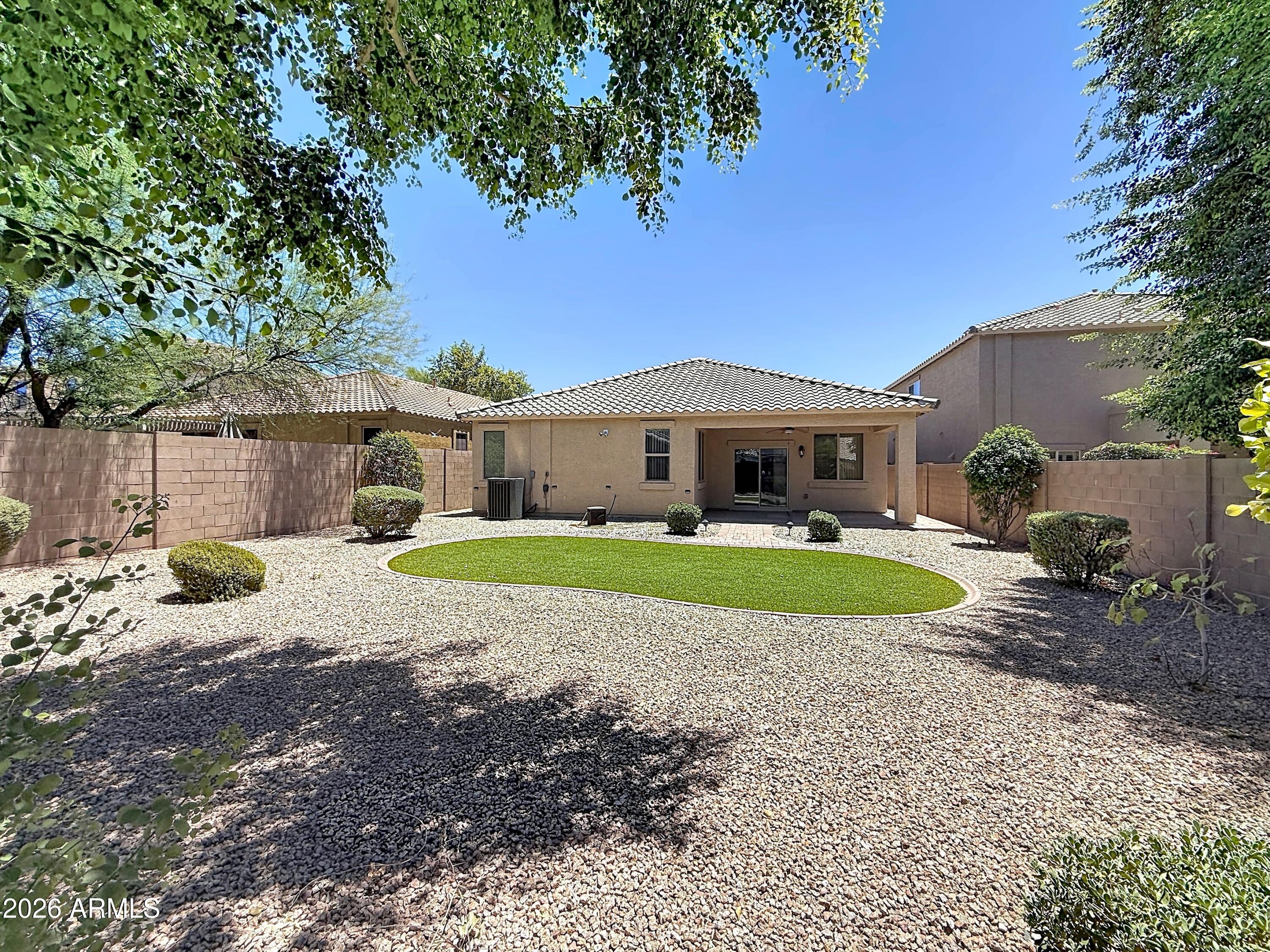 DYNAMITE ESTATES - Residential Lease