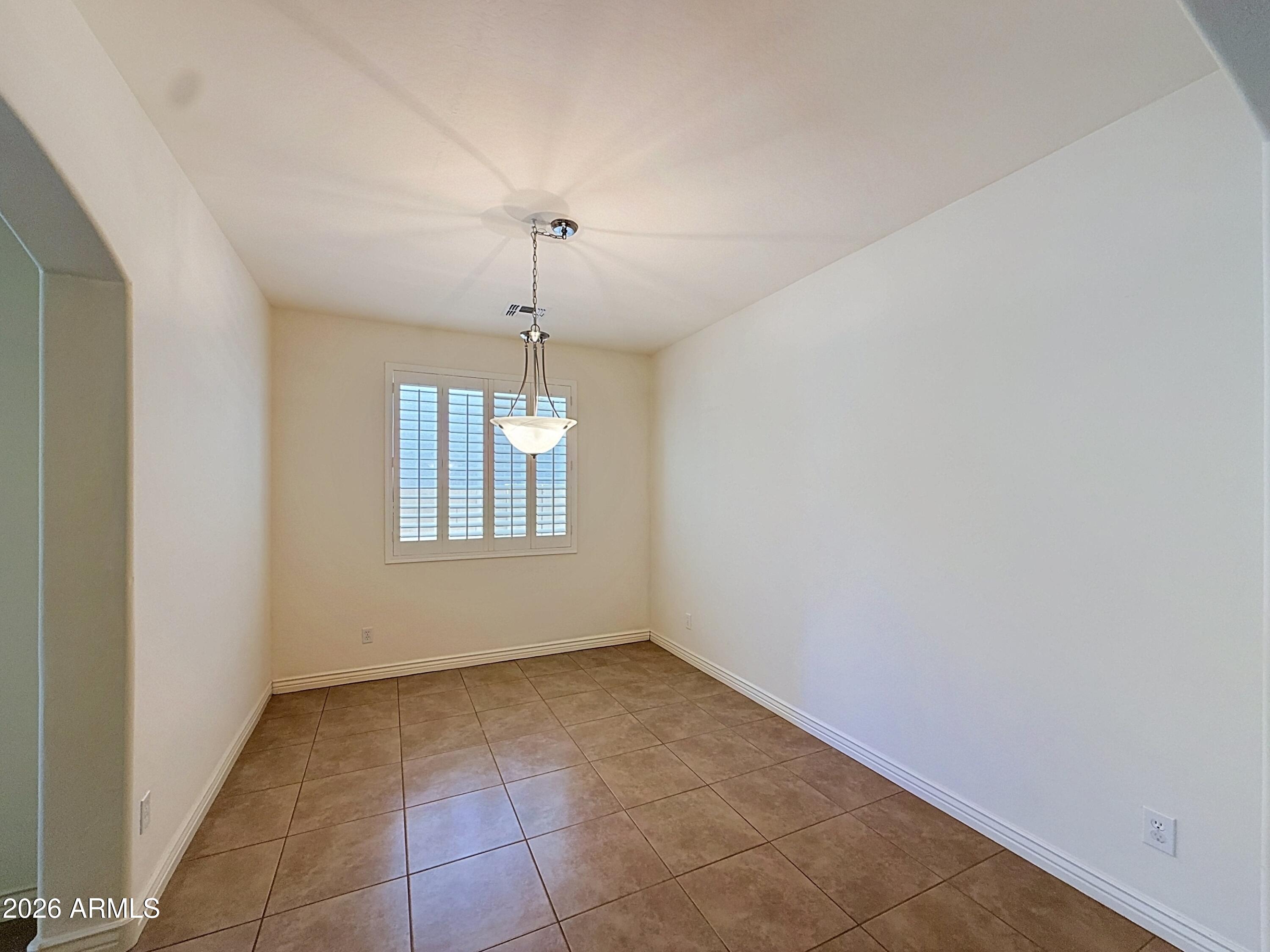 DYNAMITE ESTATES - Residential Lease
