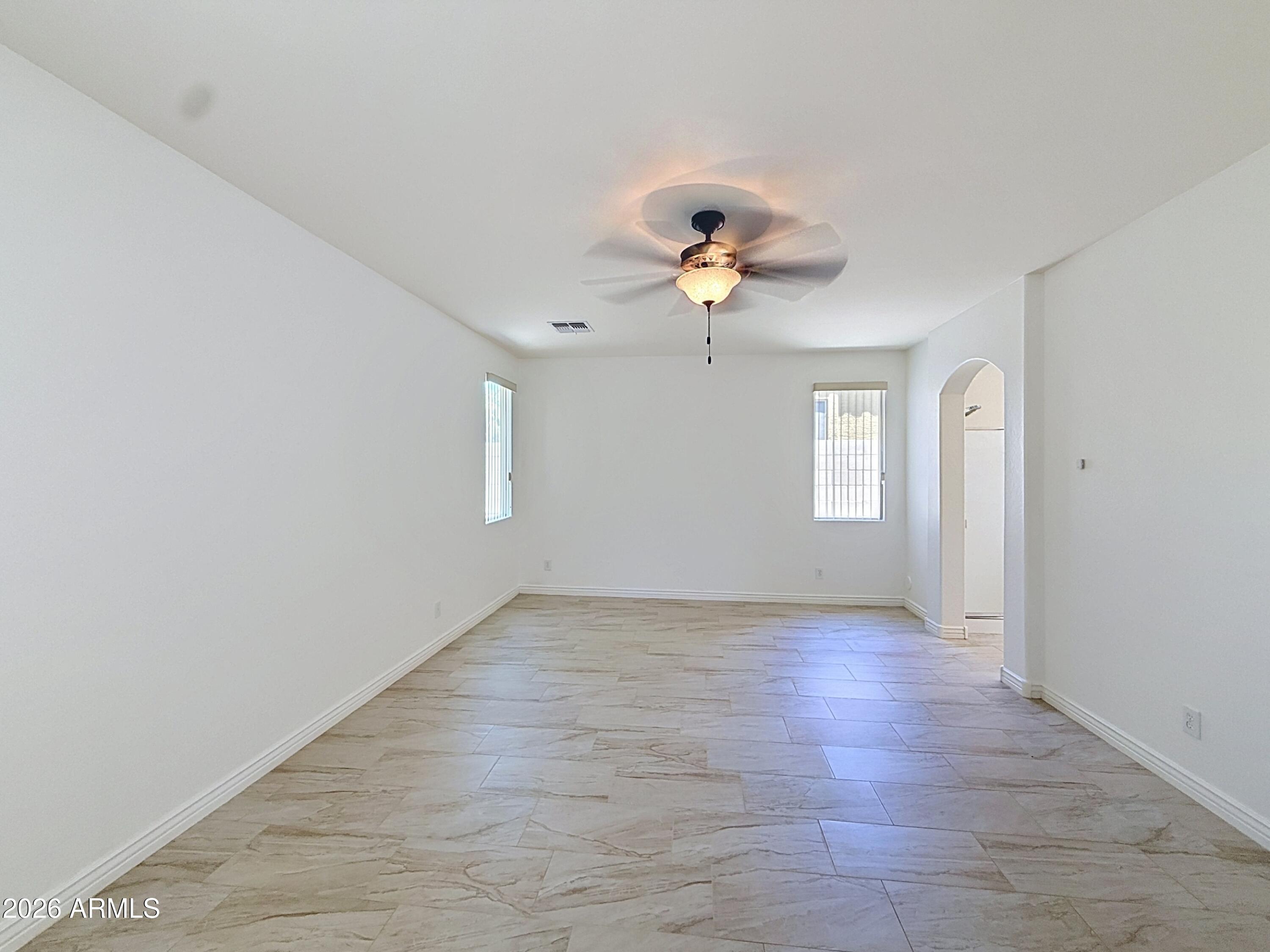 DYNAMITE ESTATES - Residential Lease