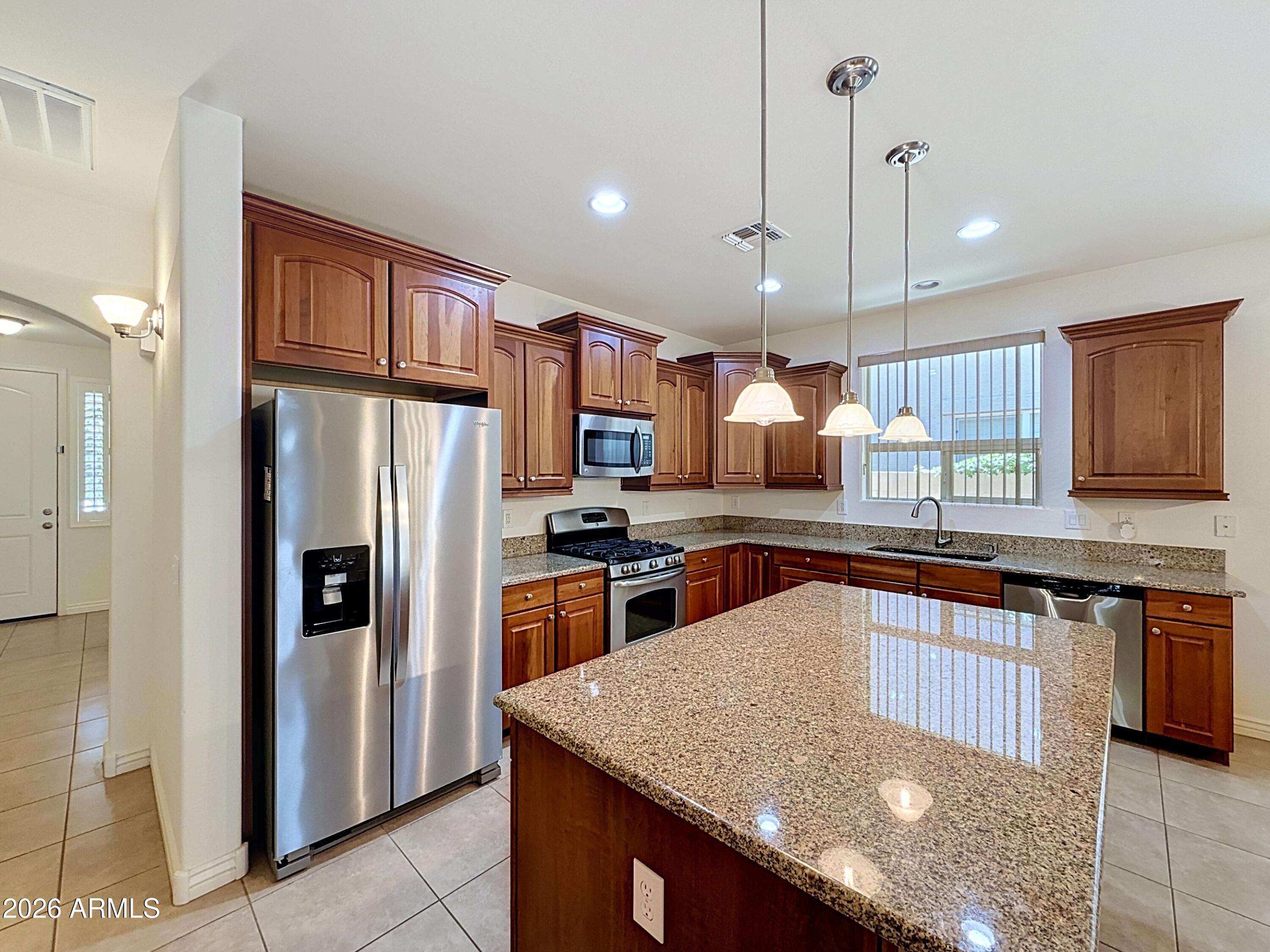DYNAMITE ESTATES - Residential Lease