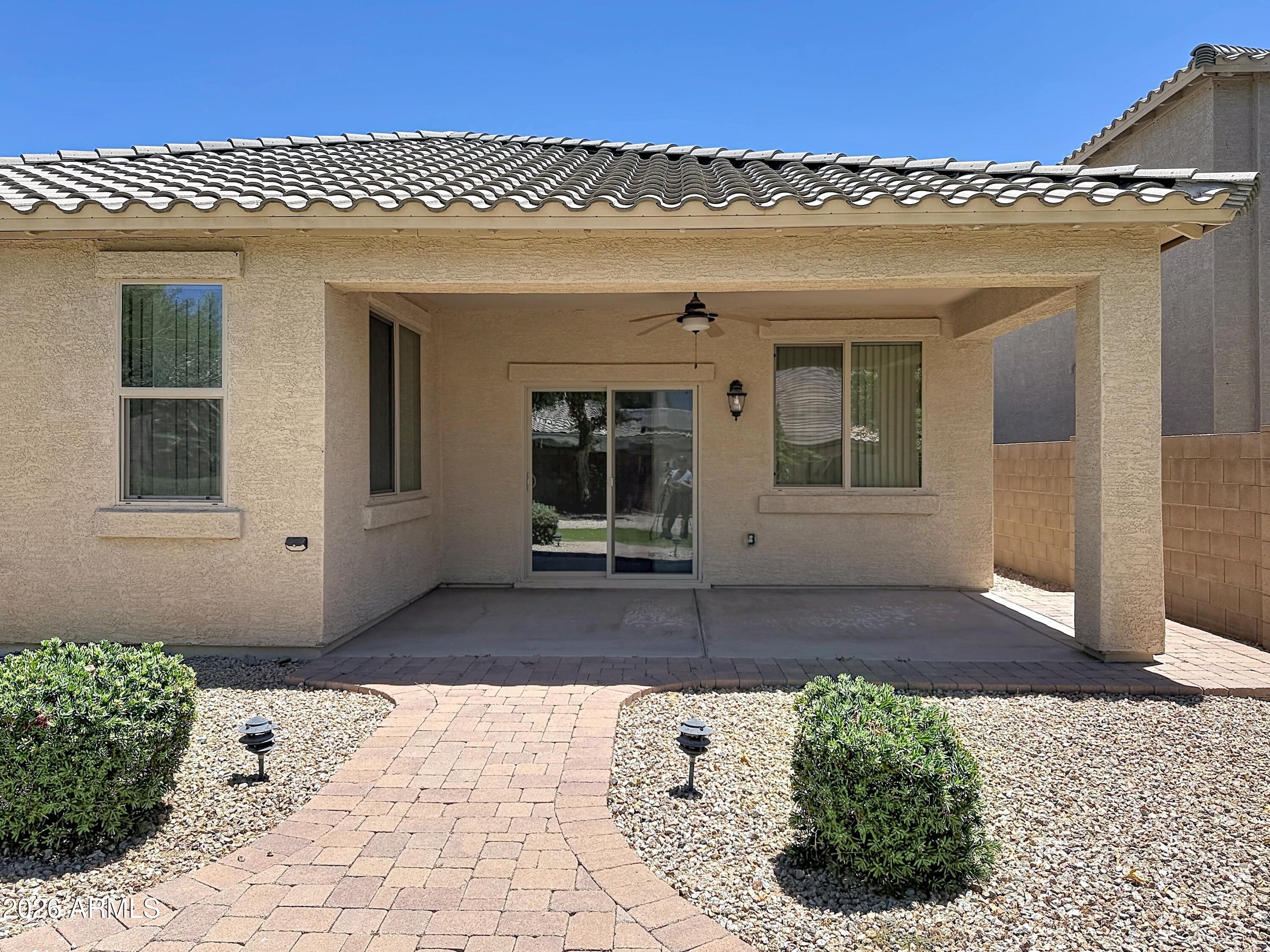 DYNAMITE ESTATES - Residential Lease
