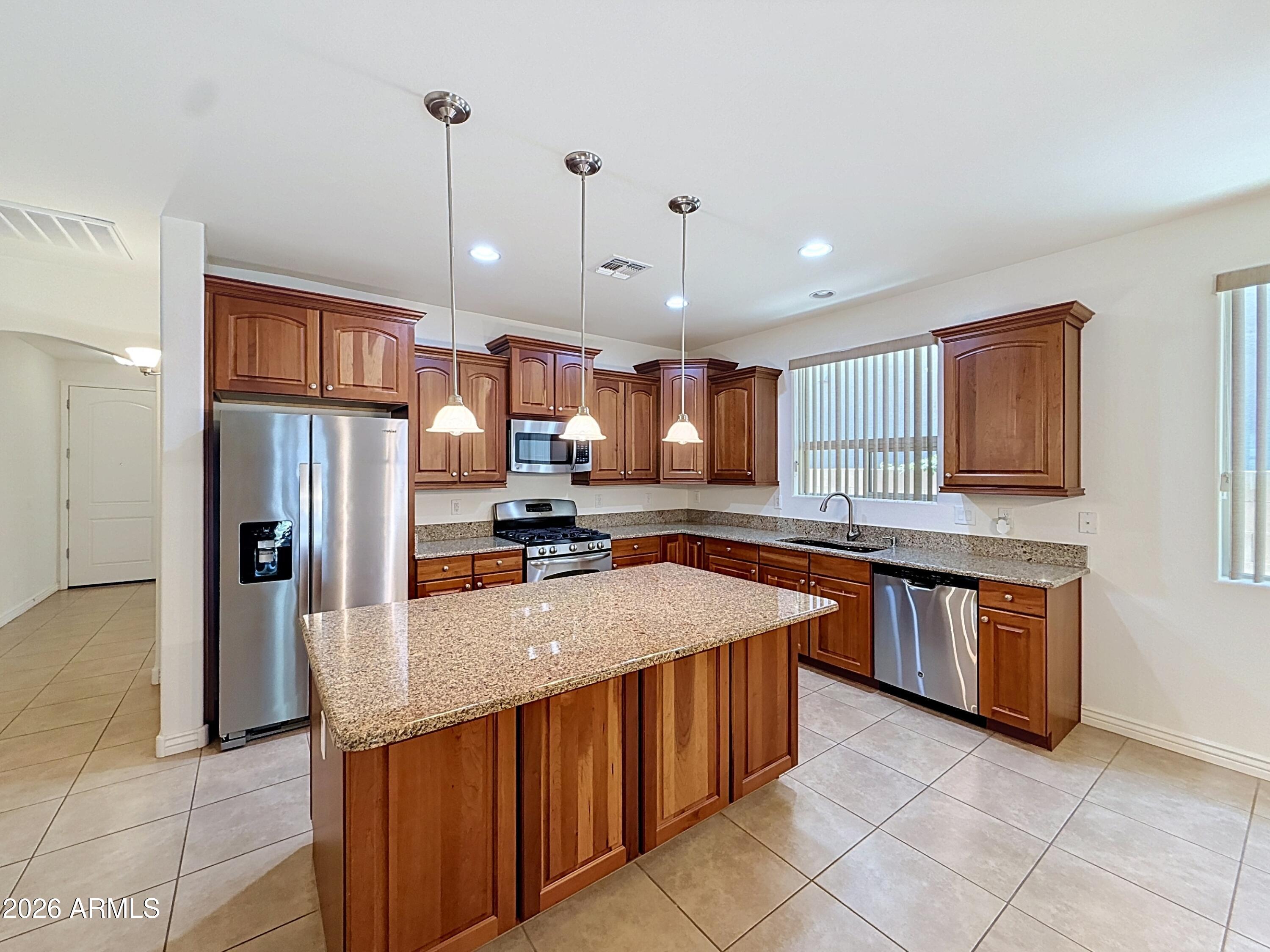 DYNAMITE ESTATES - Residential Lease