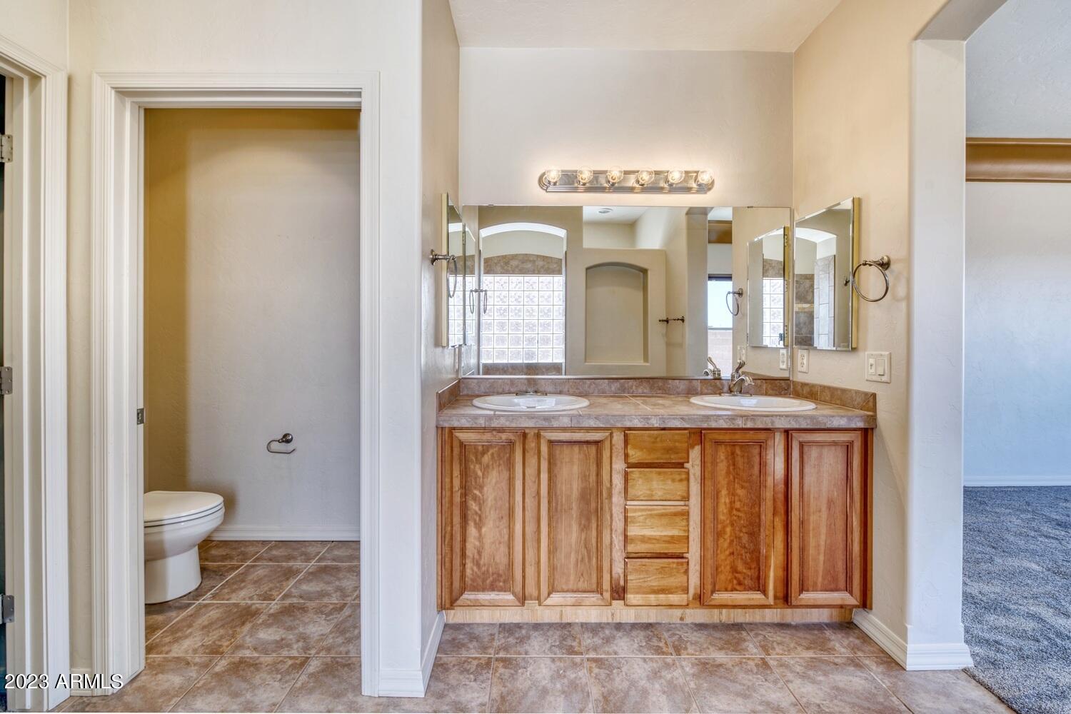 CASAS ADOBE - Residential